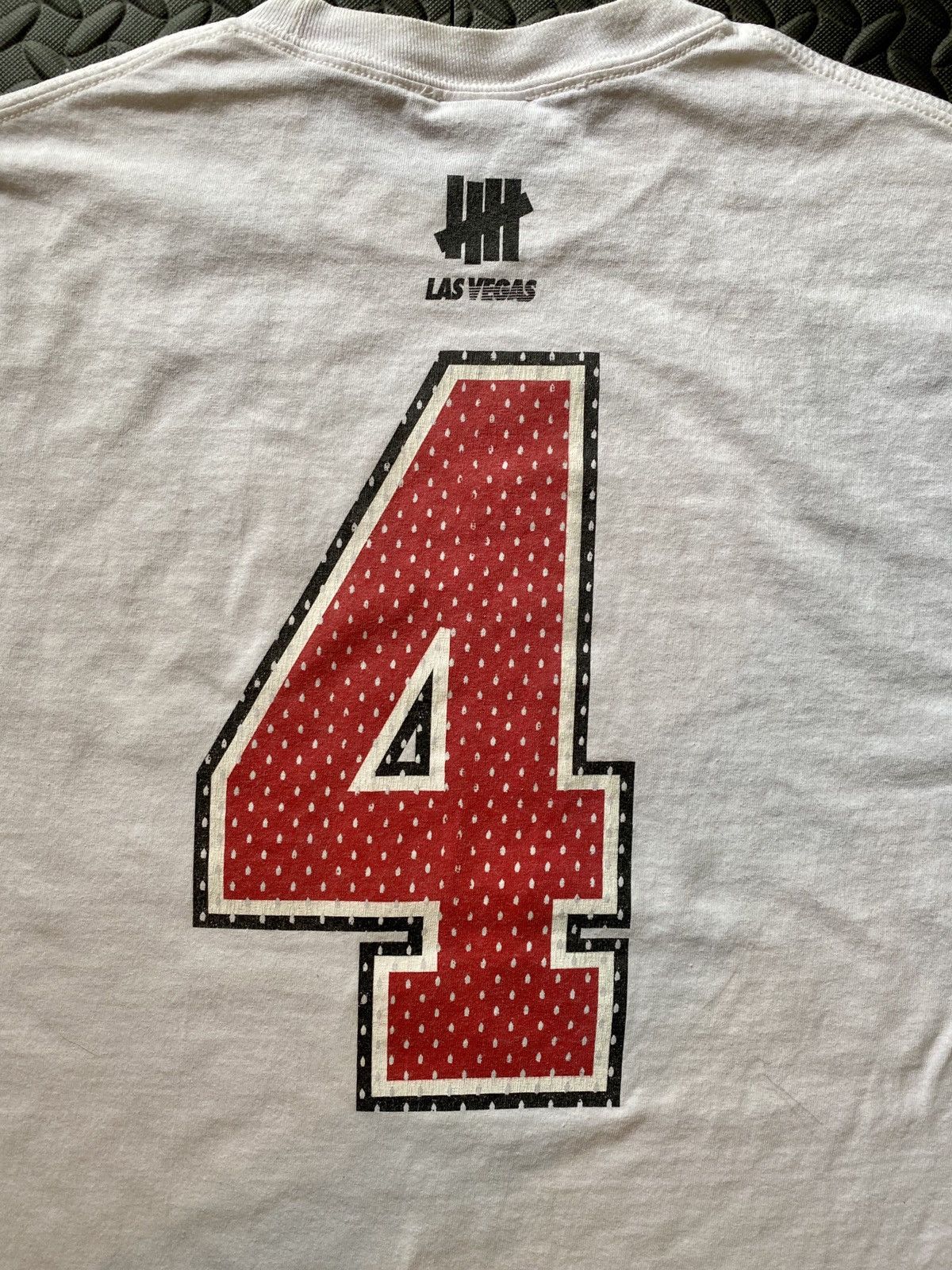 Undefeated × Vintage Undefeated Las Vegas Running Rebels Tee Shirt Size US L / EU 52-54 / 3 - 8 Thumbnail