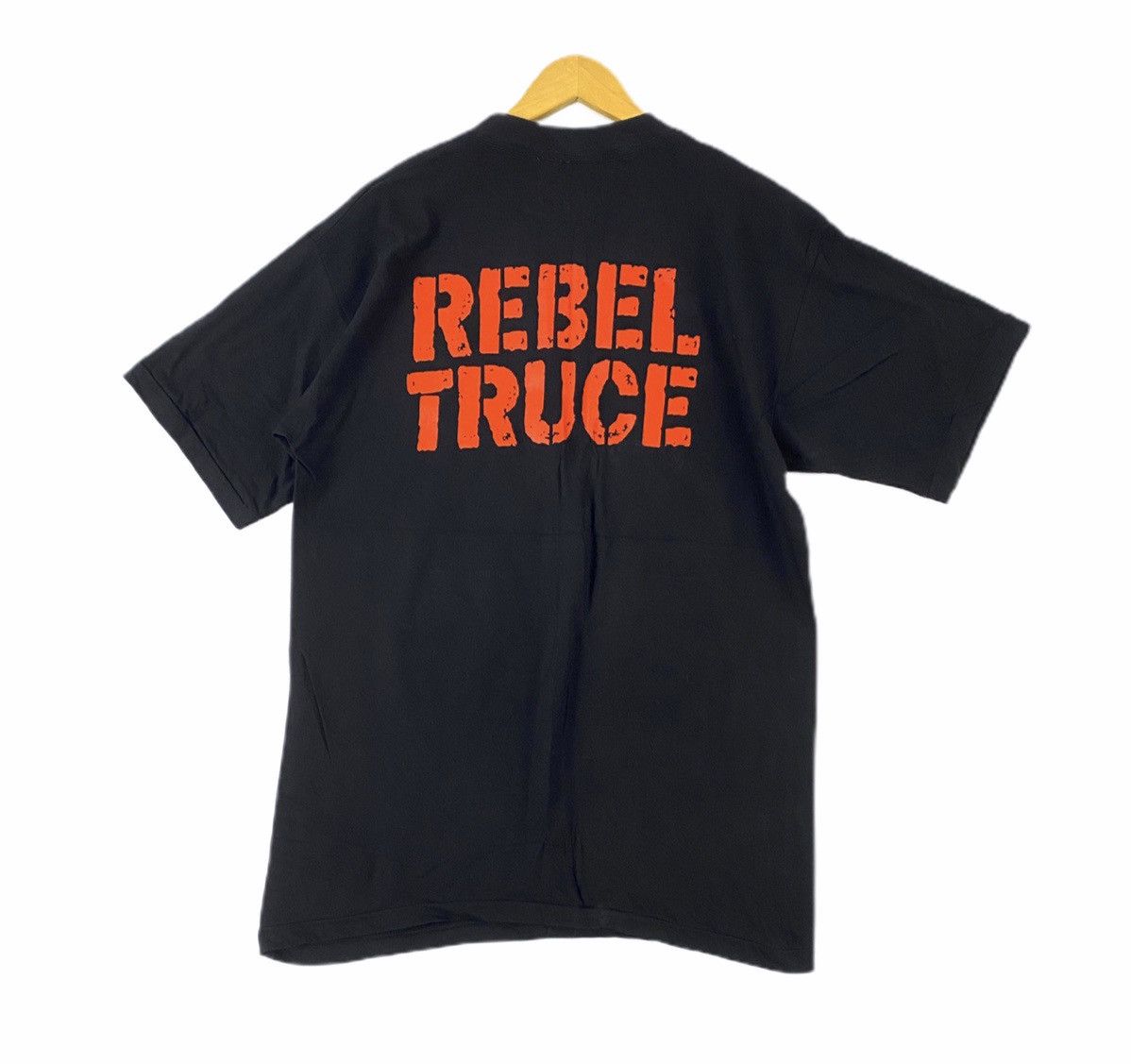 Band Tees vintage 90s the clash rebel truce punk rock rare t-shirts Size US XL / EU 56 / 4 - 2 Thumbnail
