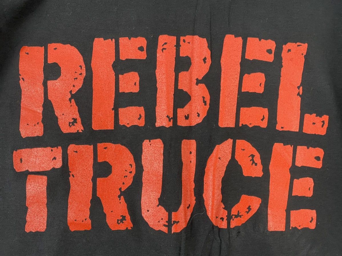 Band Tees vintage 90s the clash rebel truce punk rock rare t-shirts Size US XL / EU 56 / 4 - 7 Thumbnail