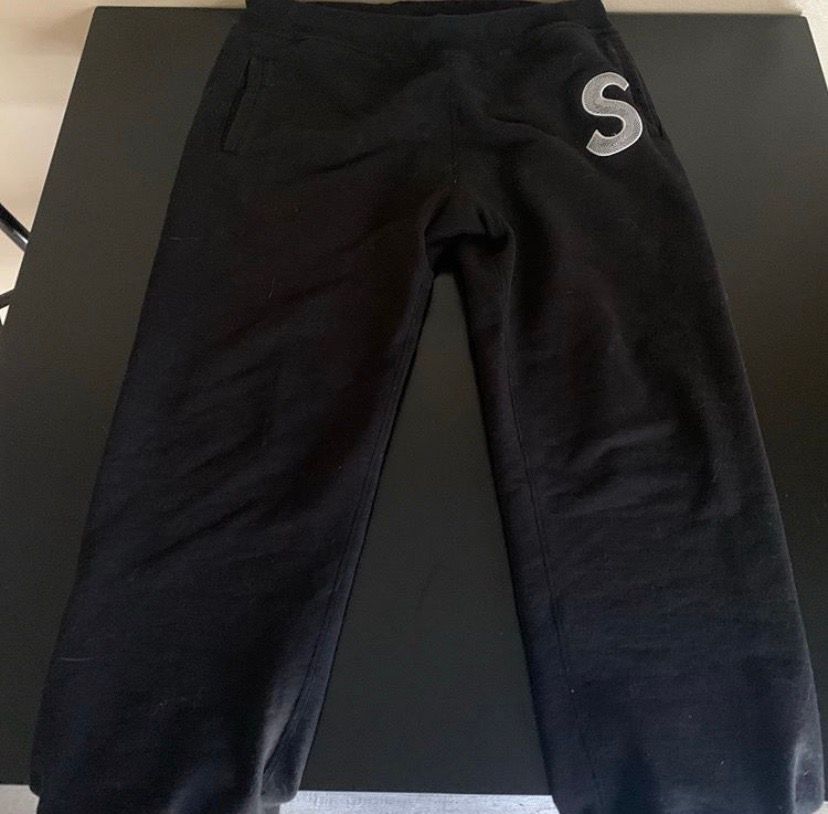 Supreme S Logo Sweatpants FW18 Black And White Supreme Sweats Pants ...