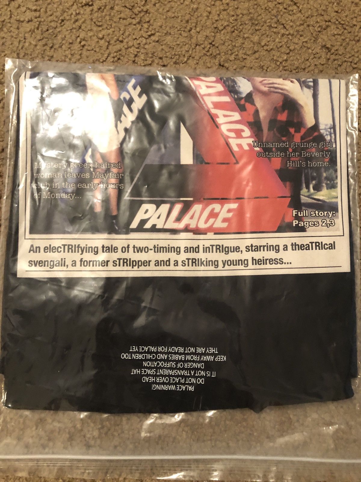 Palace Love Triangle Tee | Grailed