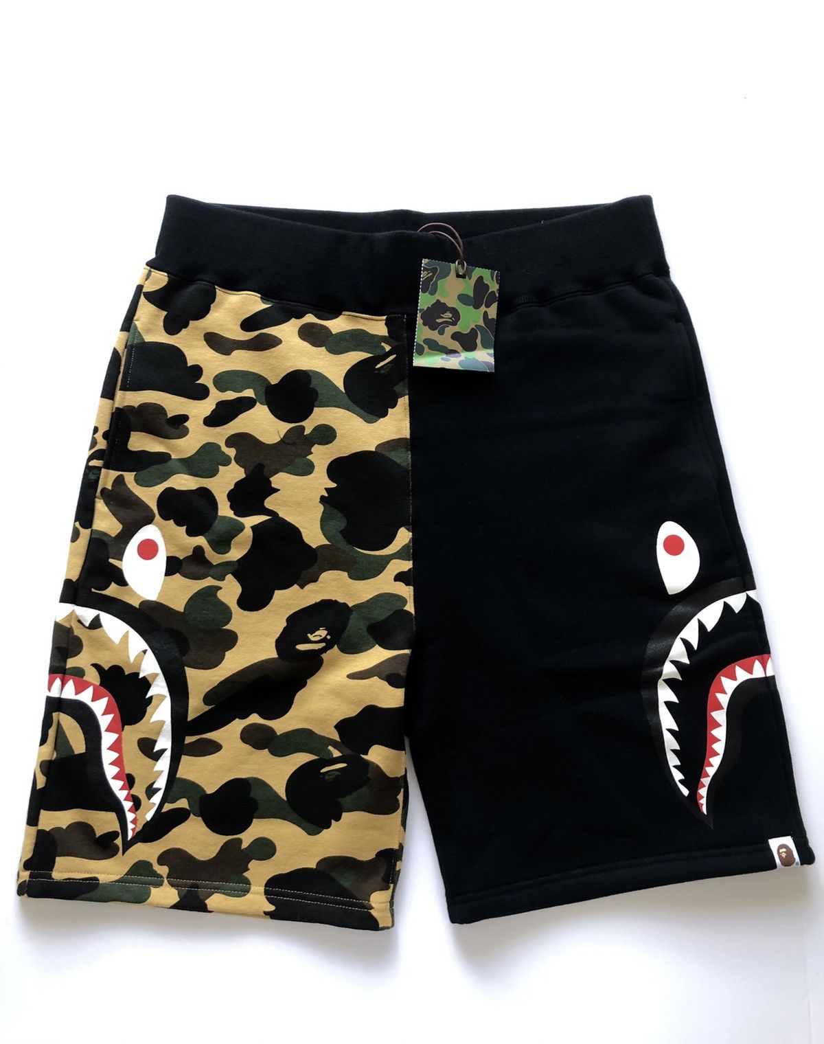 Bape BAPE camo side shark sweat shorts (new) Size US 36 / EU 52 - 1 Thumbnail