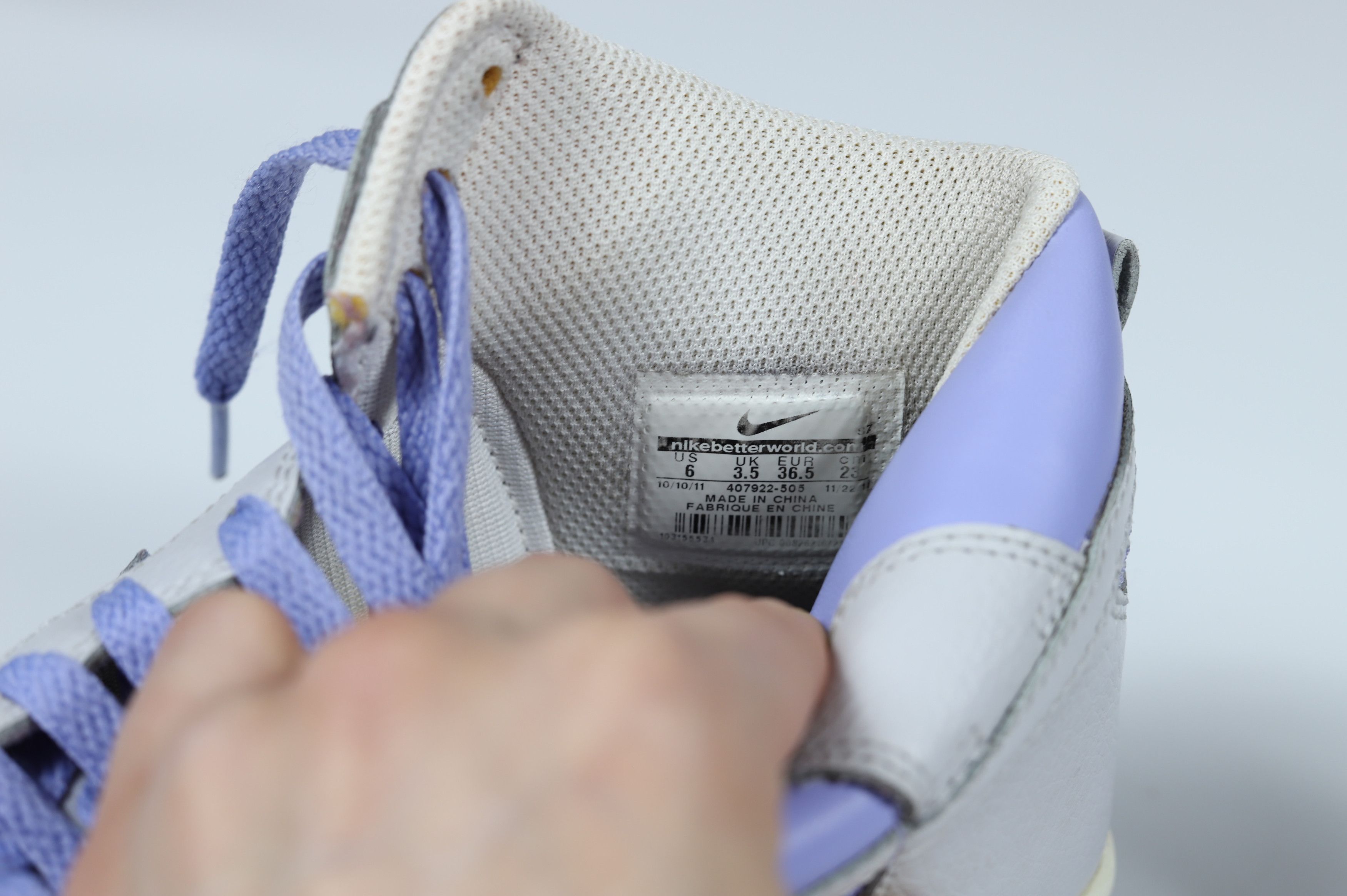 Nike 23 cm! 2011 Nike Dunk High Lavender Size US 5 / EU 37 - 14 Thumbnail
