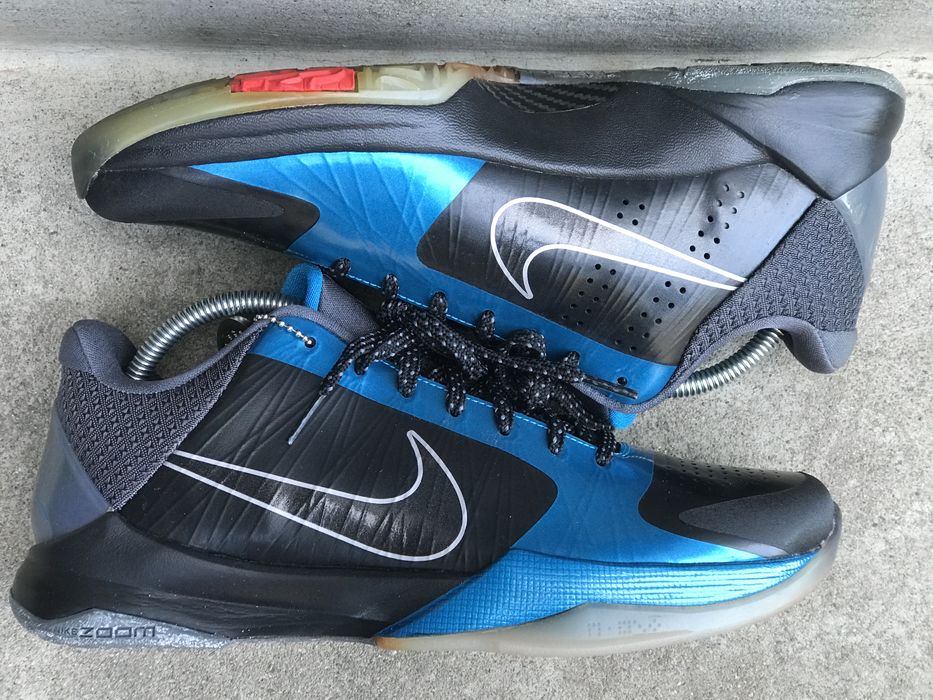 nike kobe dark knight