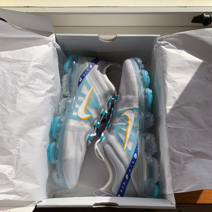 air vapormax 2019 white university gold wolf grey