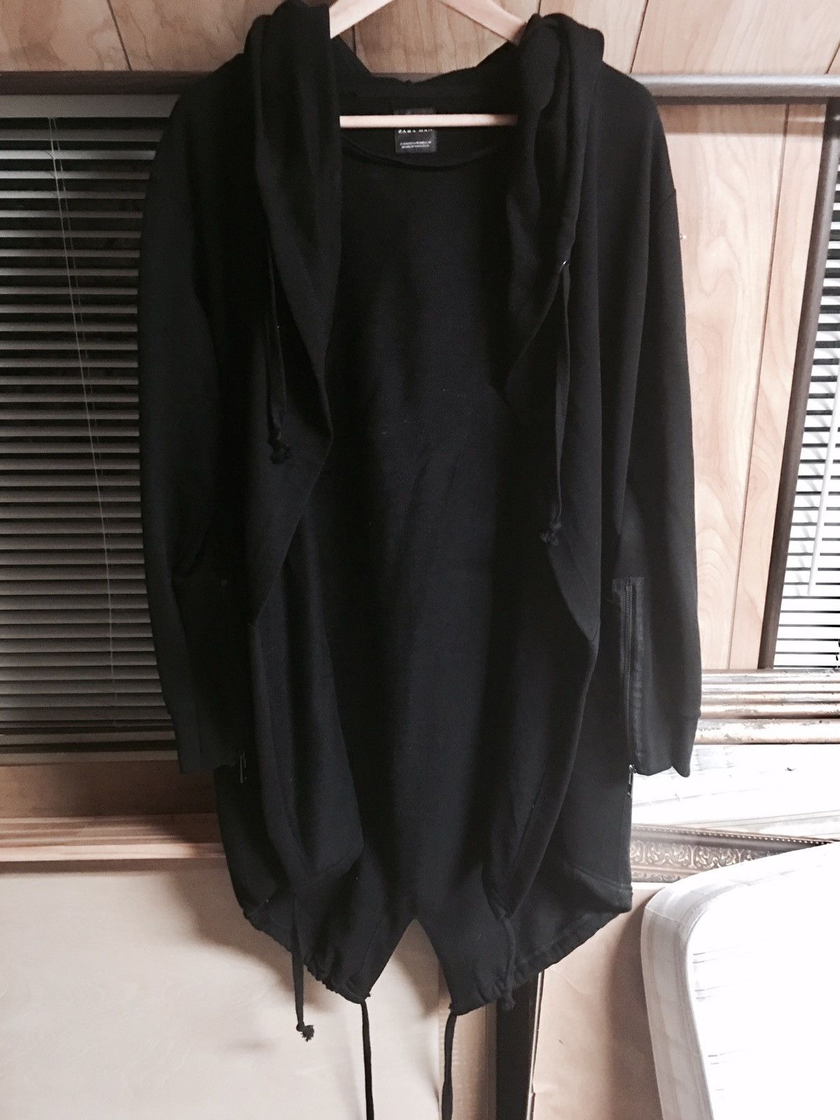 Zara Man Dark Collection Cape