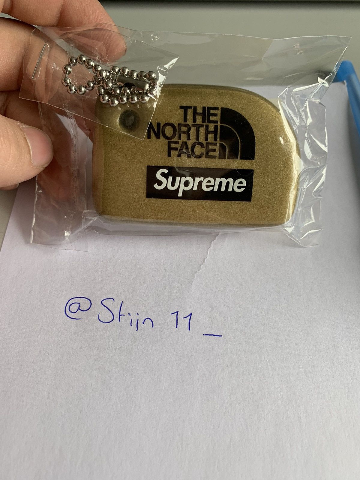 SS20 Supreme The North newest Face floating keychain