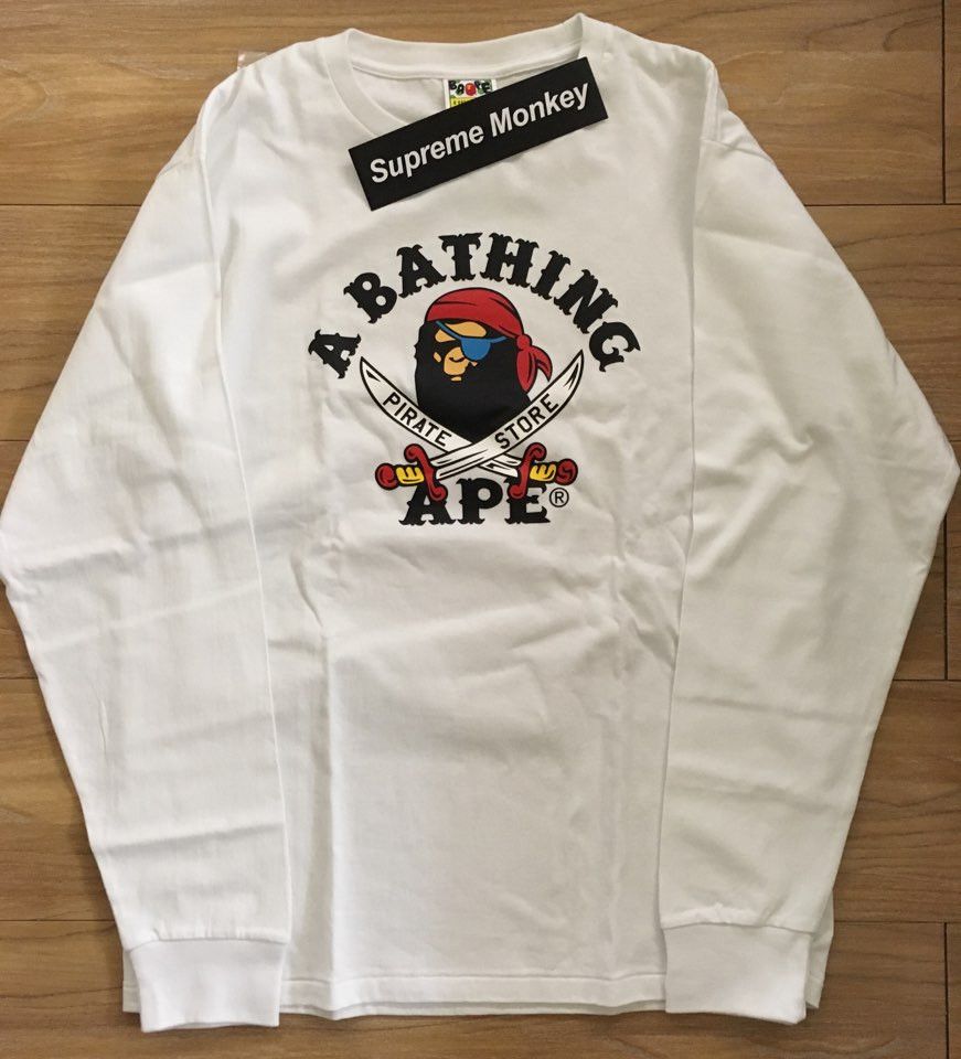 APE BAPE KAWS PIRATE STORE tシャツ ロンt XL Bape Pirate Store Long Sleeve Tee | Grailed