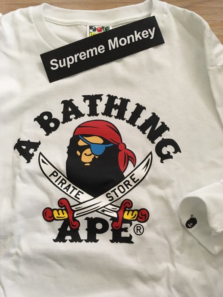APE BAPE KAWS PIRATE STORE tシャツ ロンt XL A BATHING APE - APE BAPE PIRATE STORE KAWS ロンt tシャツ L