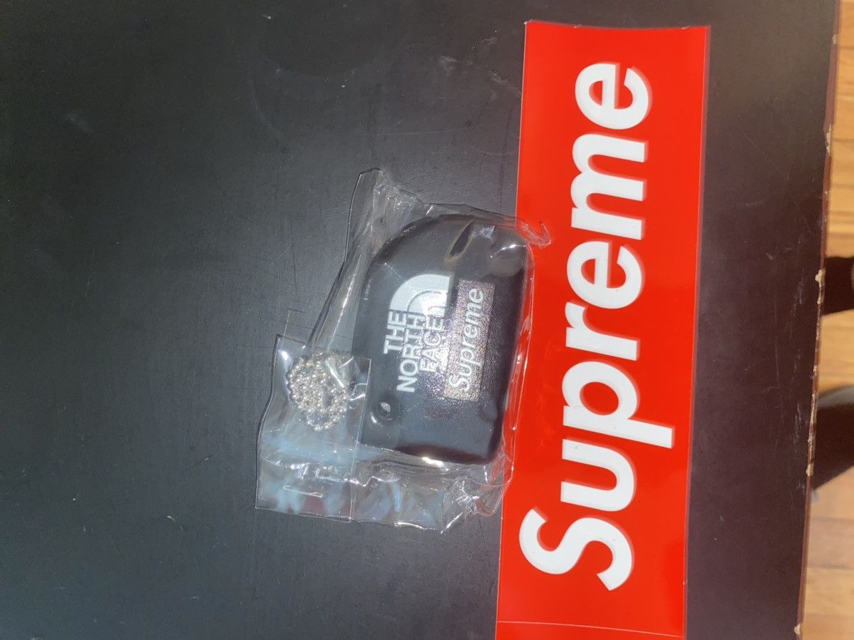Supreme Supreme® / The North Face® Floating Key Chain Black Size ONE SIZE - 3 Thumbnail