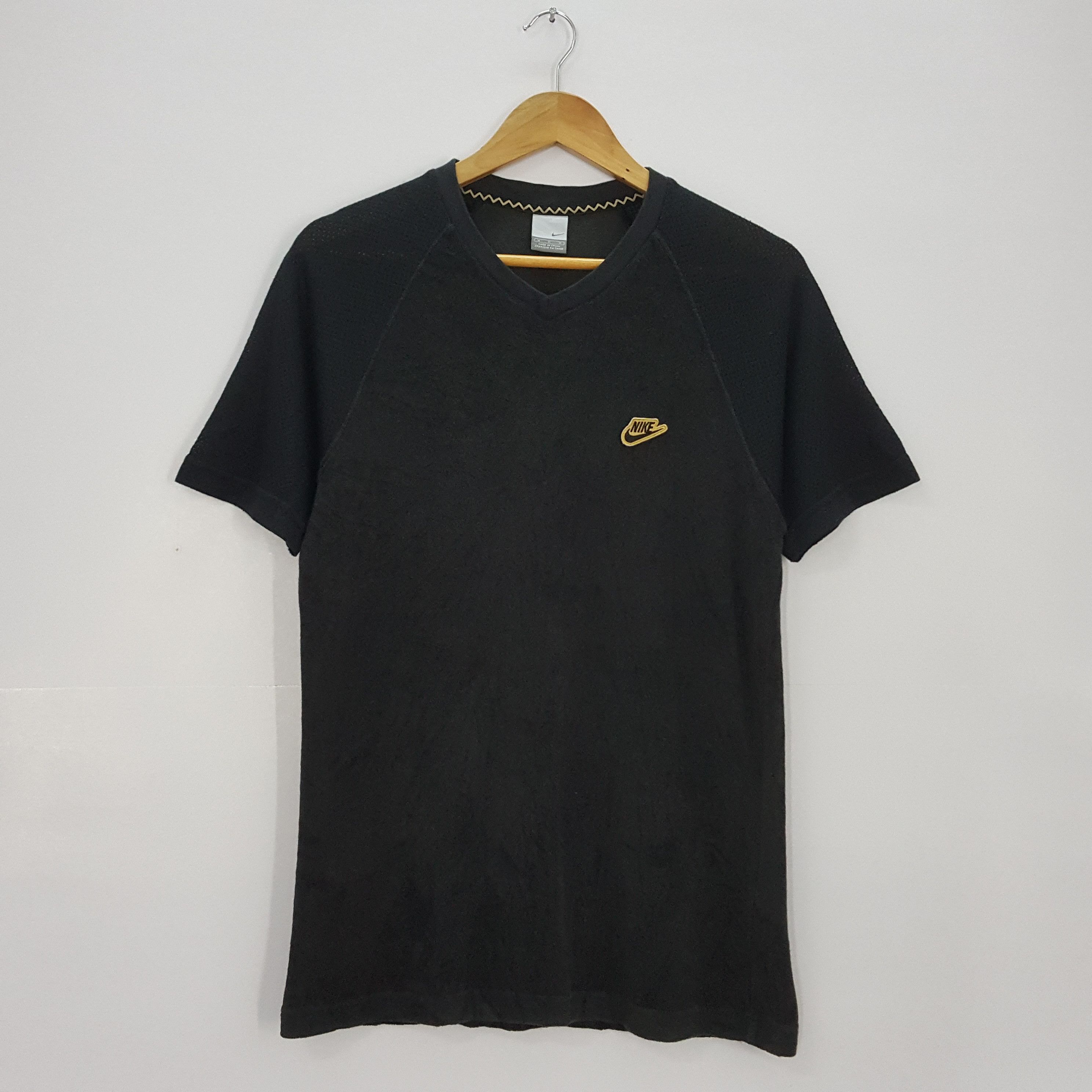Vintage Nike V neck velvet streetwear design t-shirt