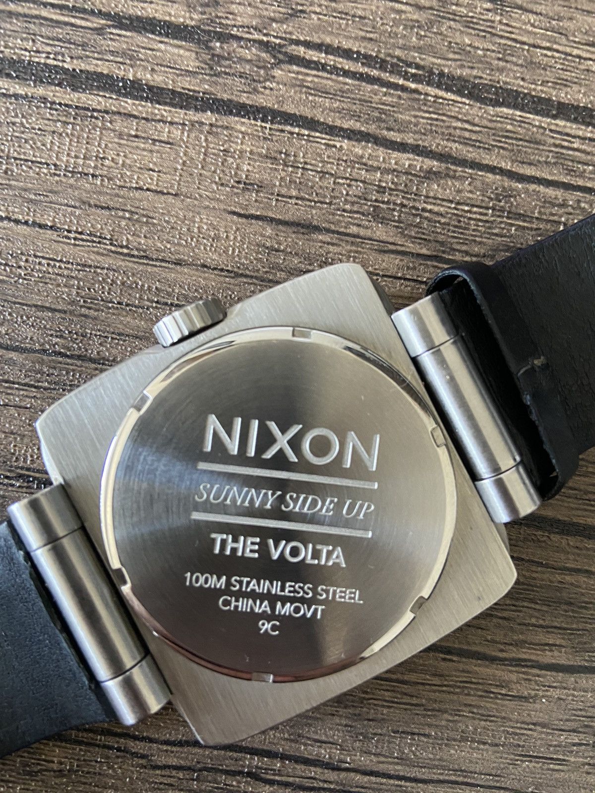Nixon volta hotsell