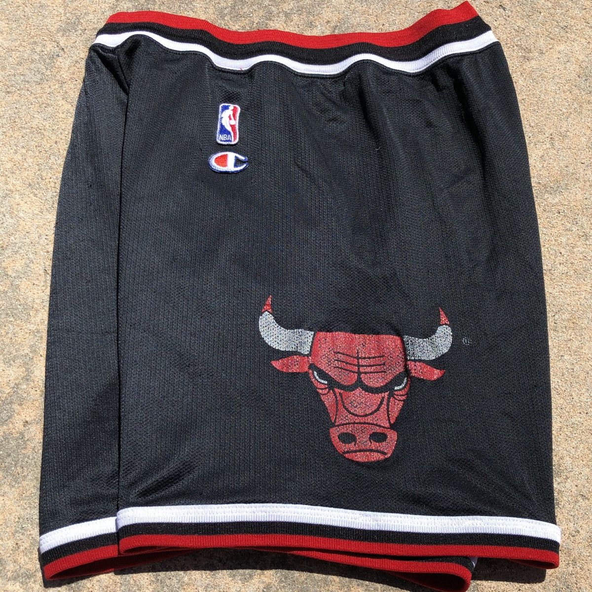 Champion × NBA × Vintage Vintage Champion Bulls Shorts 90s NBA Jordan Pippen Rodman Size US 30 / EU 46 - 3 Thumbnail