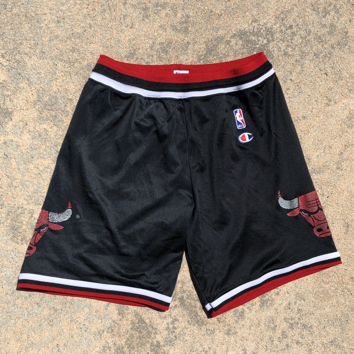 Champion × NBA × Vintage Vintage Champion Bulls Shorts 90s NBA Jordan Pippen Rodman Size US 30 / EU 46 - 1 Thumbnail