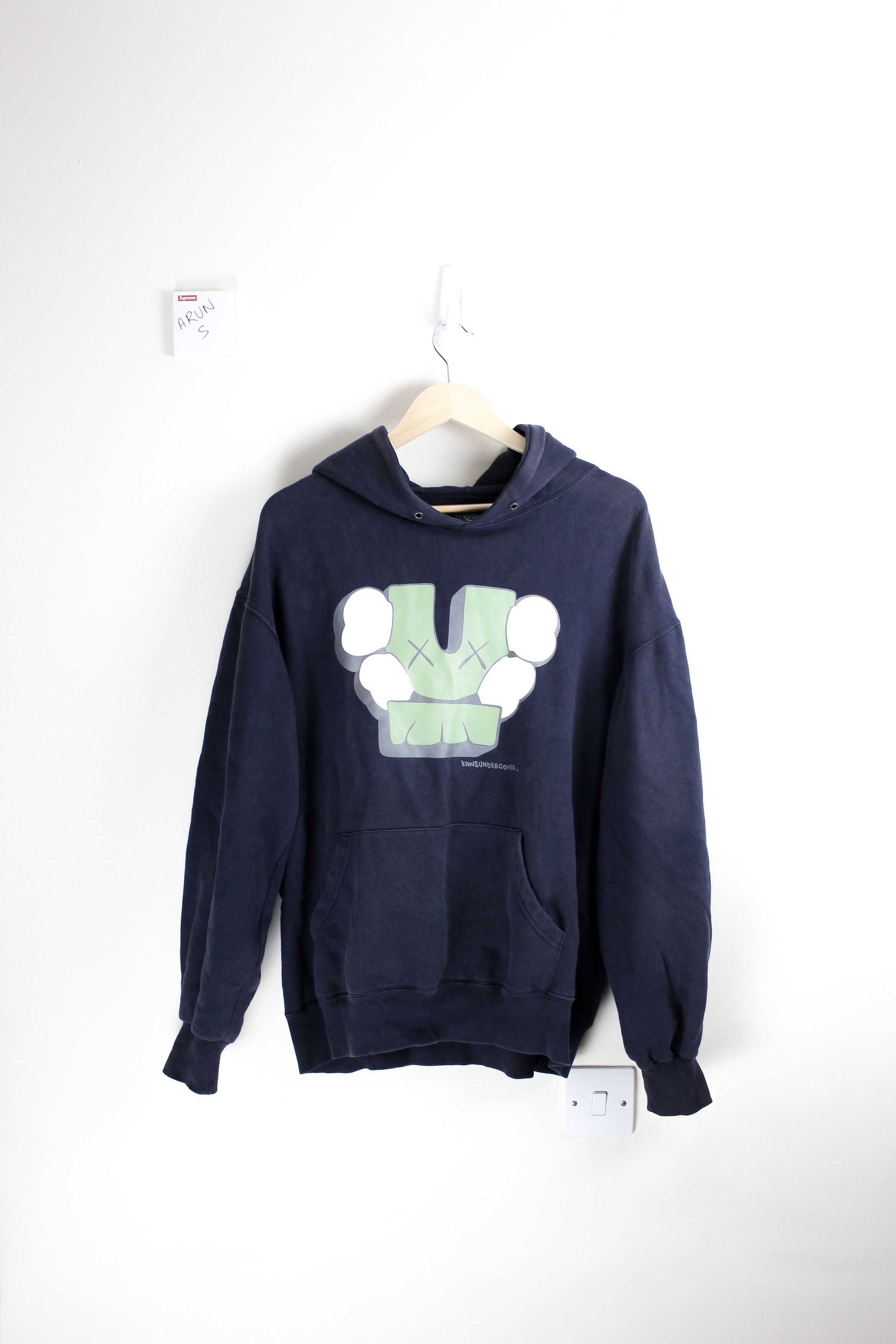 2001SS x Kaws U logo