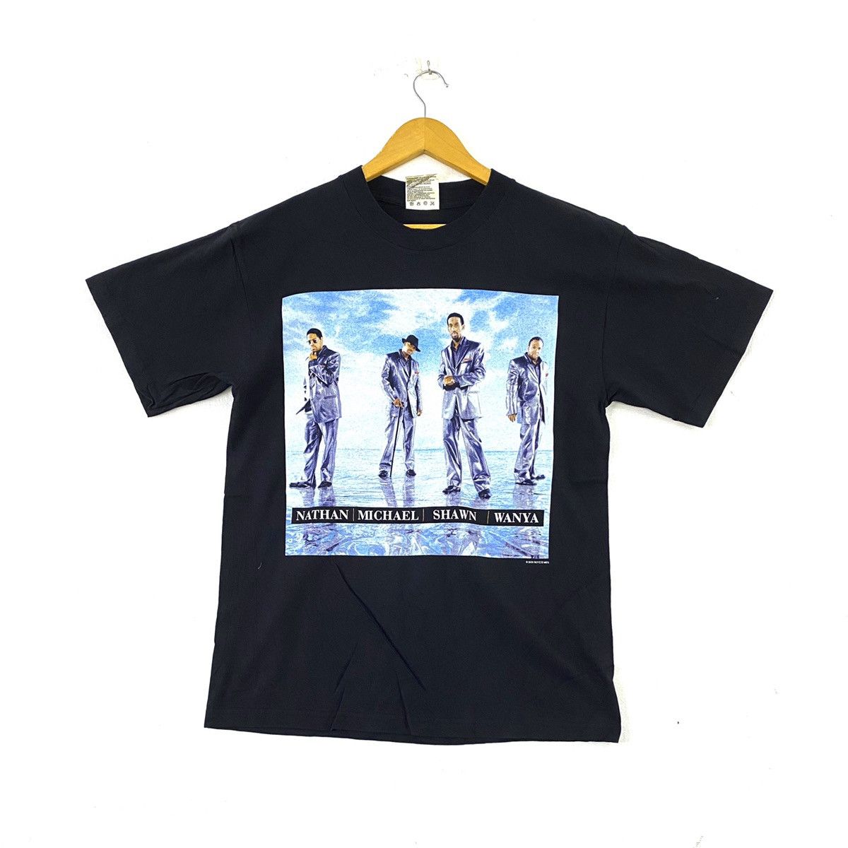Band Tees vintage 2000 boyz ii men raptees album hiphop soul t-shirts Size US L / EU 52-54 / 3 - 1 Thumbnail