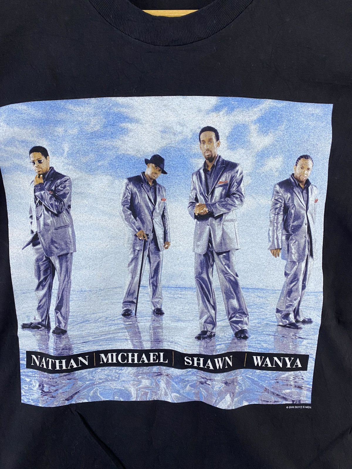 Band Tees vintage 2000 boyz ii men raptees album hiphop soul t-shirts Size US L / EU 52-54 / 3 - 3 Thumbnail