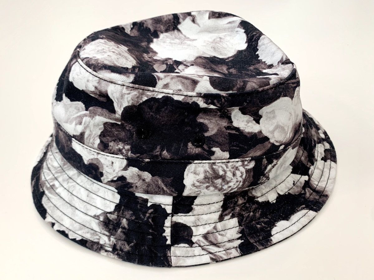 Supreme Supreme Power Corruption Lies PCL crusher / bucket hat S/M