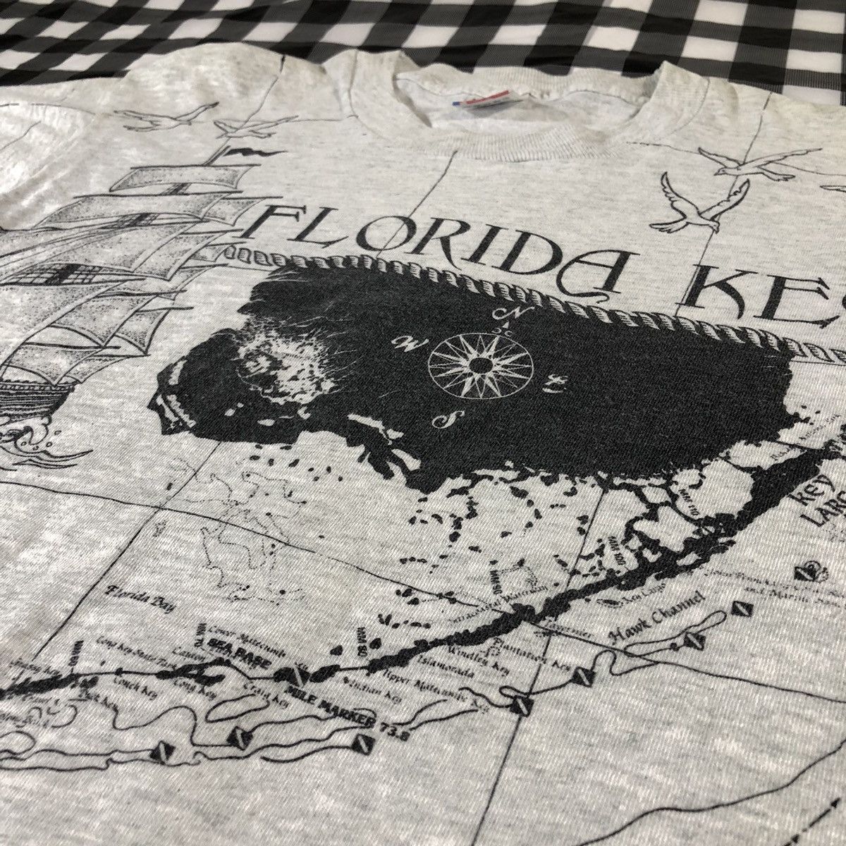 Fruit Of The Loom × Vintage Pirates Florida Keys Treasure Map All Over Print Vintage T Size US L / EU 52-54 / 3 - 3 Thumbnail