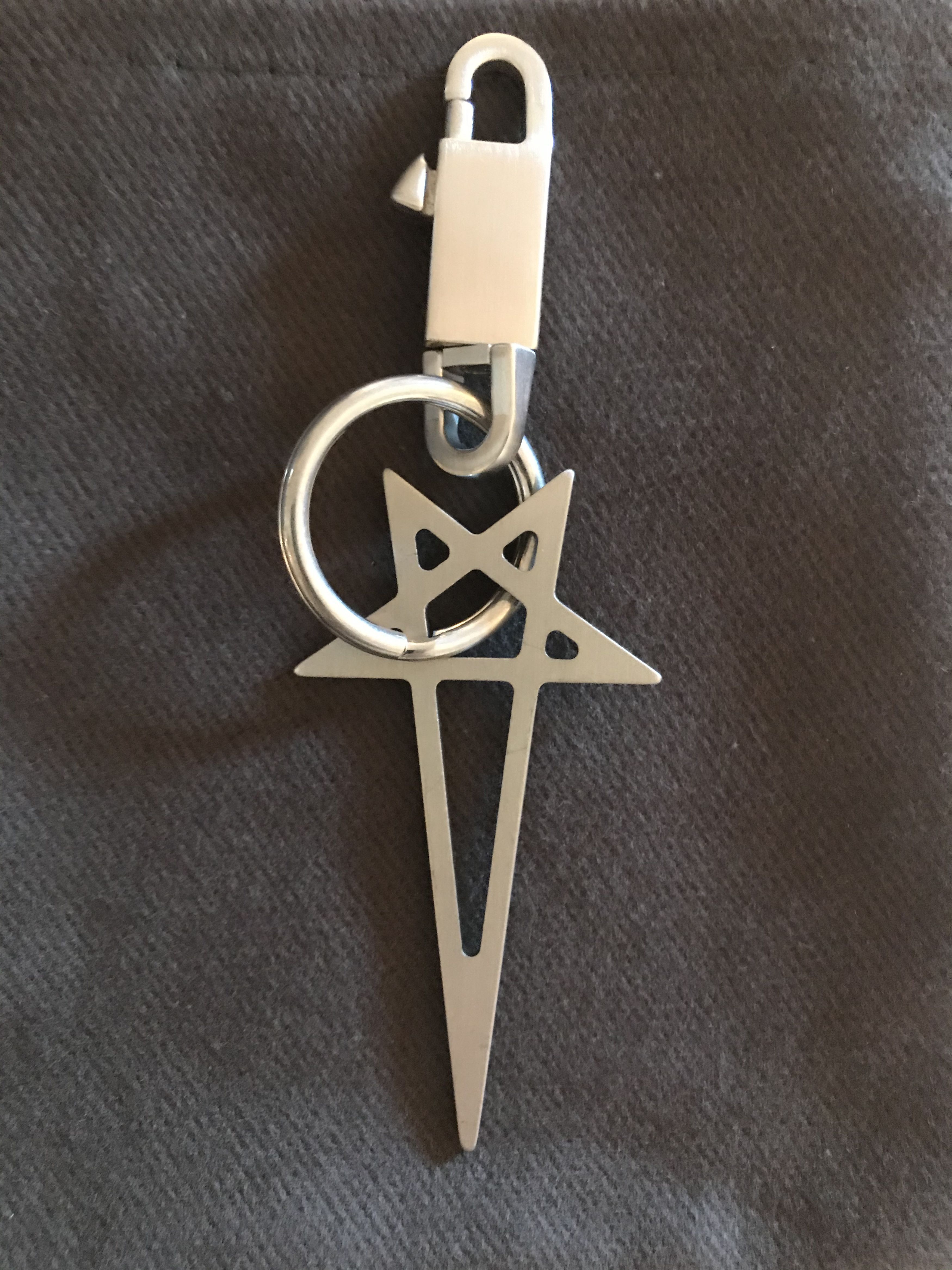 付属は写ってる物のみになりますrick owens pentagram key chain