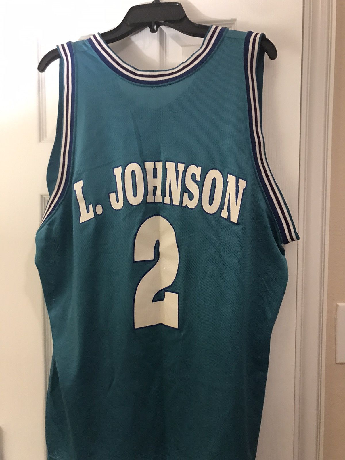 Vintage Vintage NBA Charlotte Hornets Larry Johnson Jersey Size US XL / EU 56 / 4 - 2 Preview