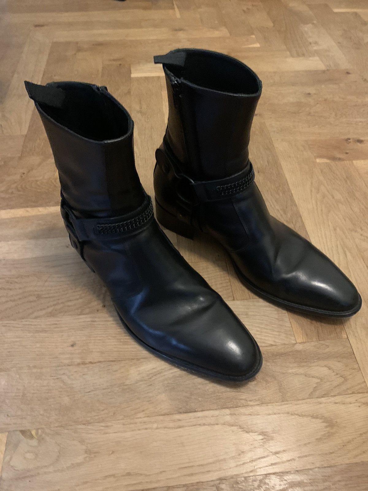 From The First ENZO 40MM CHAIN HARNESS (CONCEALED) ZIP BOOT From The First ENZO 40MM CHAIN HARNESS (CONCEALED) ZIP BOOT