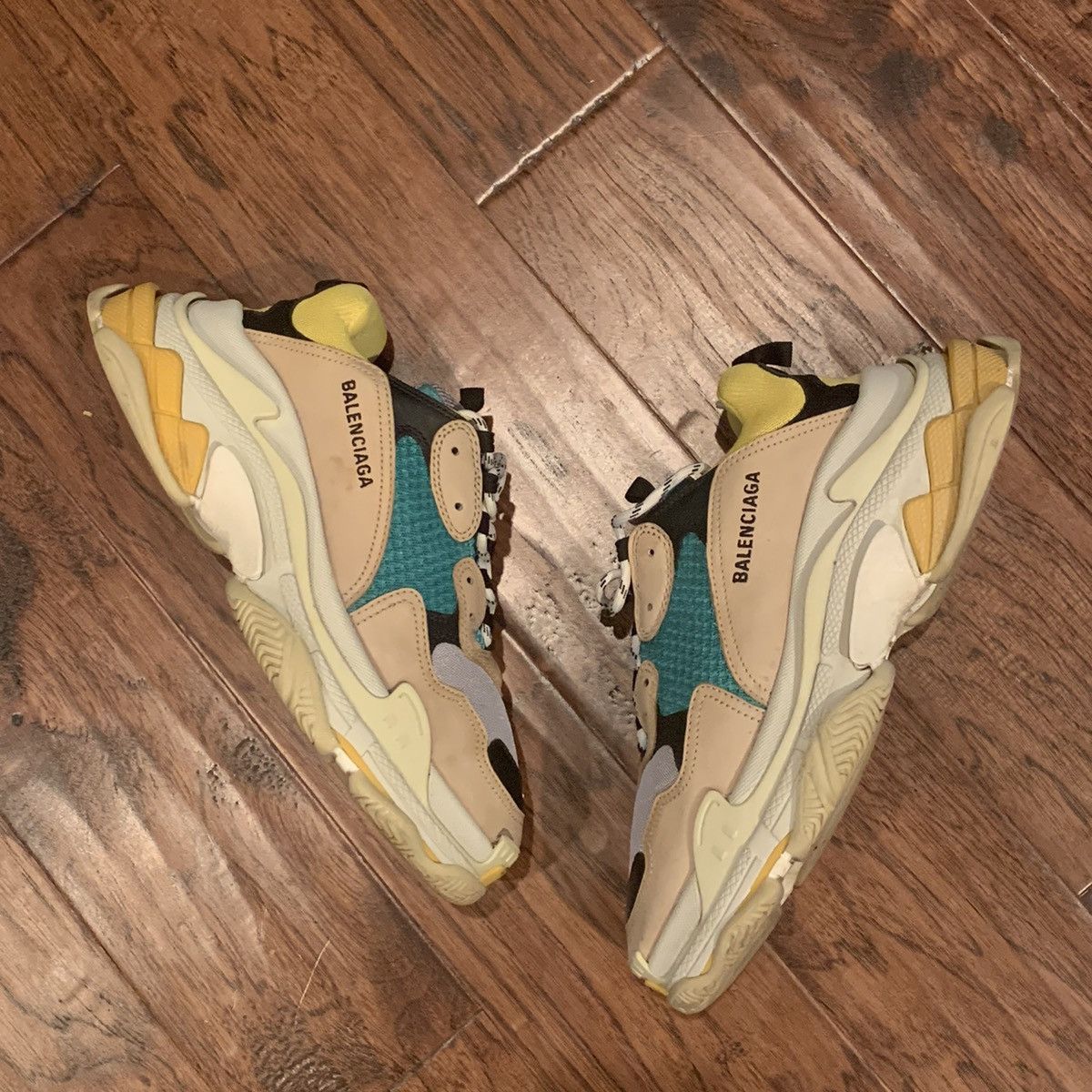 balenciaga triple s curry