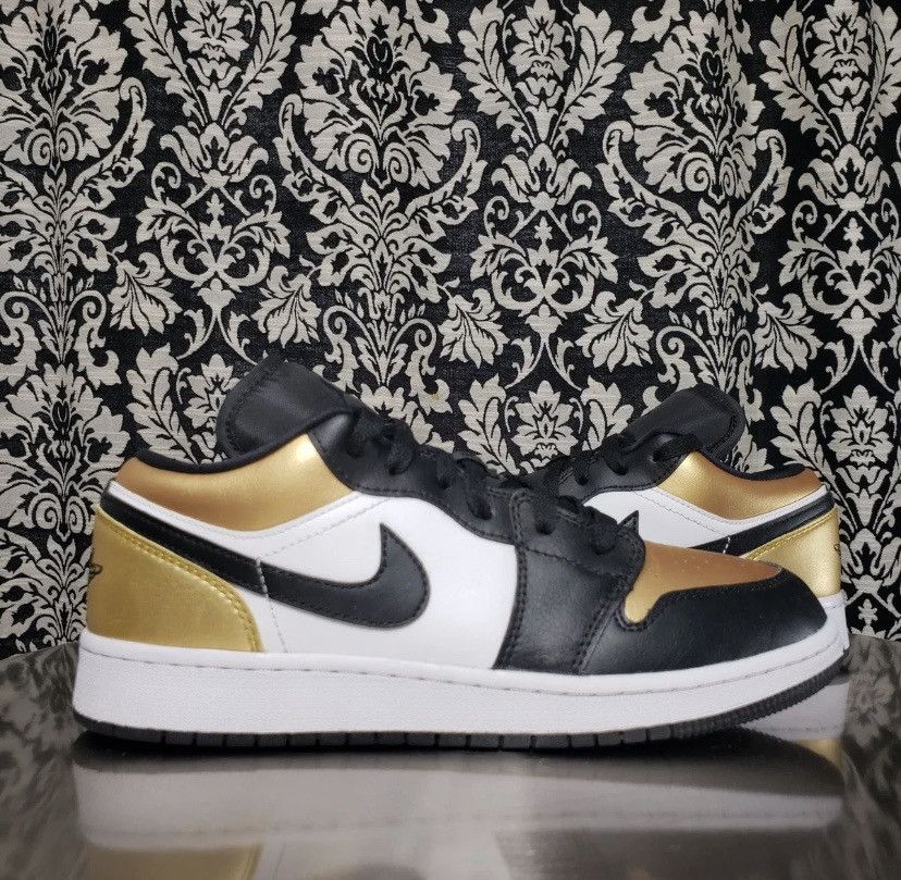 Air Jordan Low GS Gold Toe