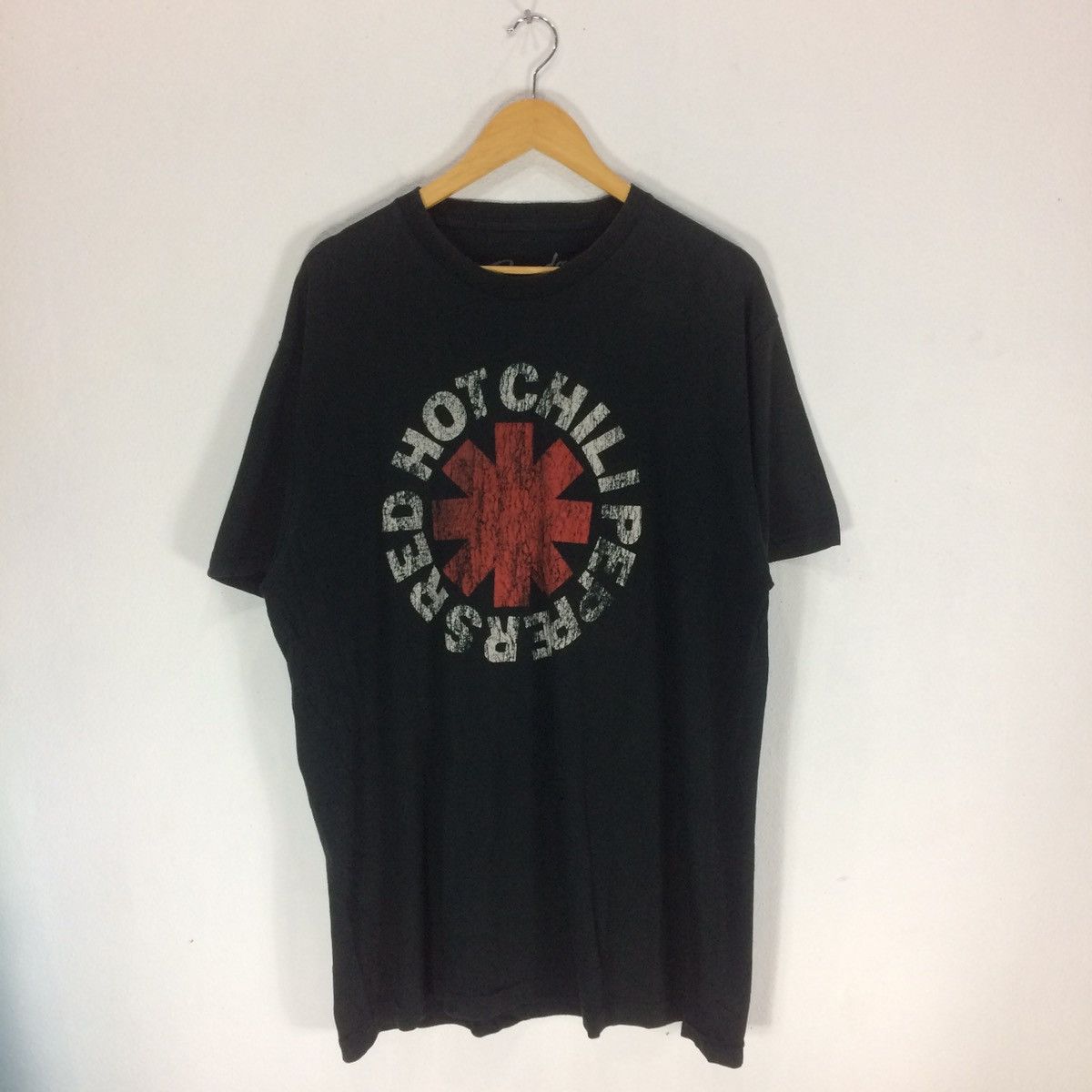 Band Tees × Bravado Red hot chilli peppers tee Size US L / EU 52-54 / 3 - 1 Thumbnail