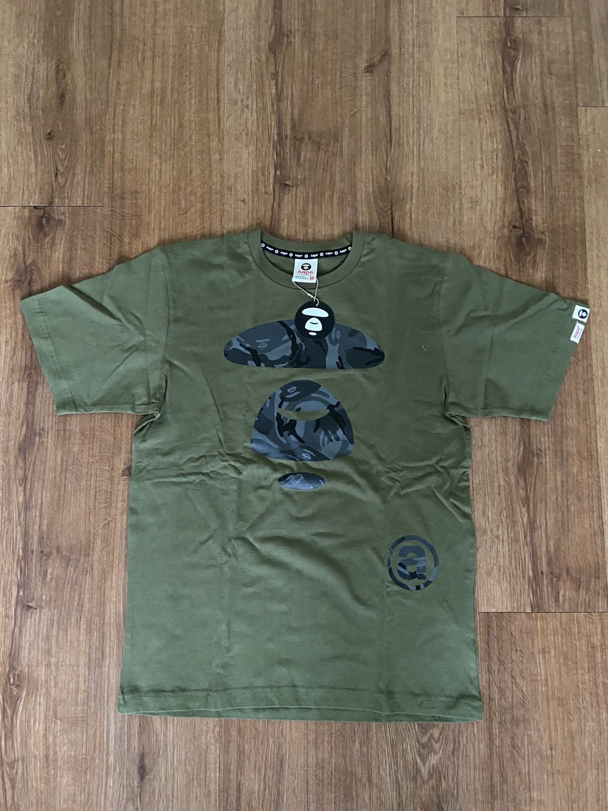 Aape grey camo / ape head / dead stock Size US M / EU 48-50 / 2 - 1 Thumbnail