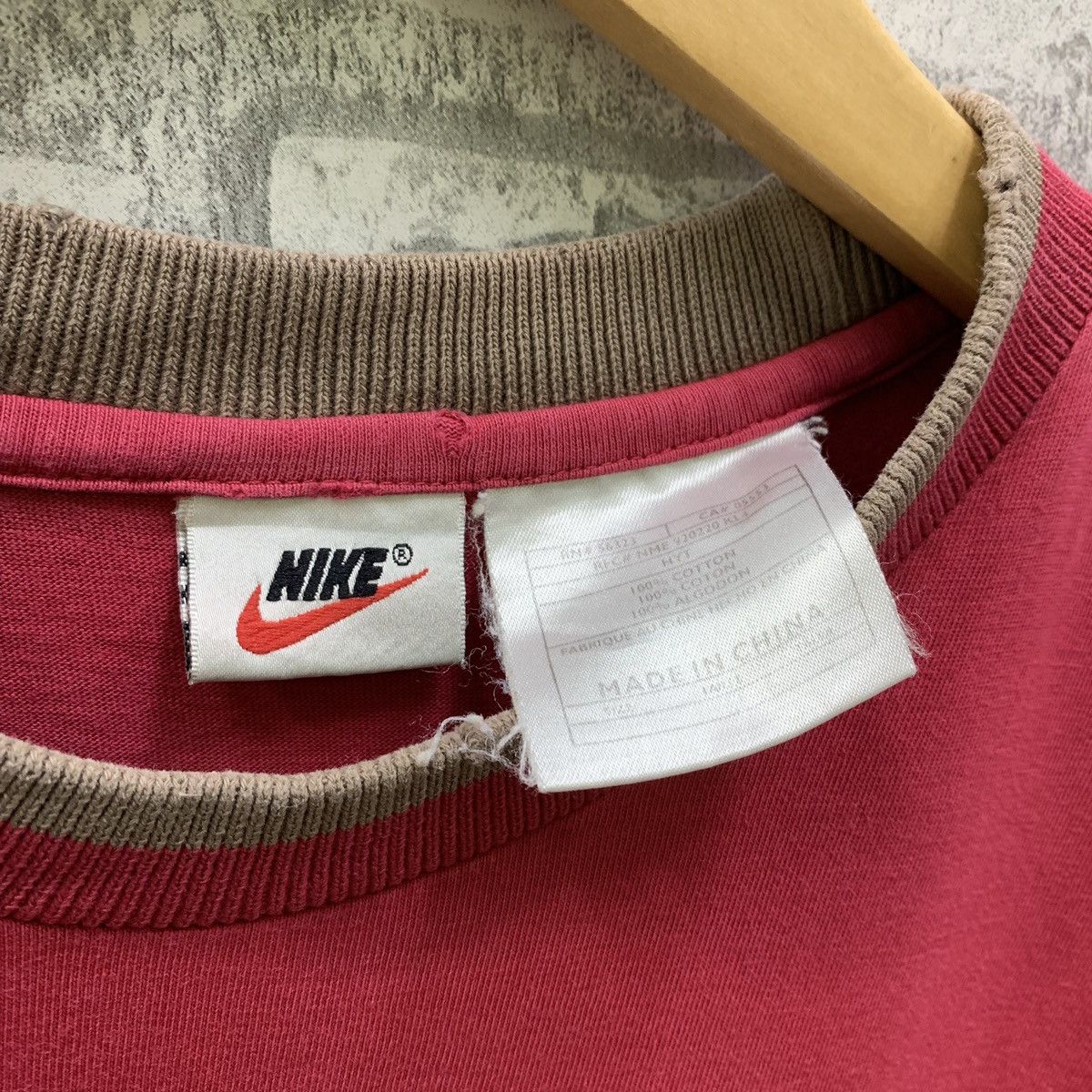 Vintage Vintage 90s Nike Swoosh Single Pocket T-shirts Embroidery Size US M / EU 48-50 / 2 - 6 Thumbnail