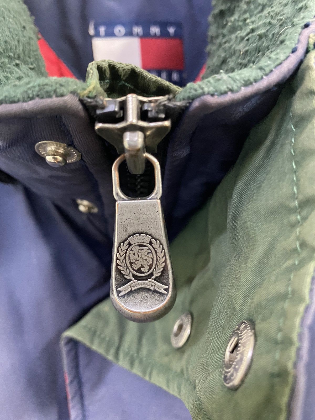 Tommy Hilfiger Vintage Tommy Hilfiger Puffer Parka Jacket Four PocketDesign Size US L / EU 52-54 / 3 - 8 Thumbnail