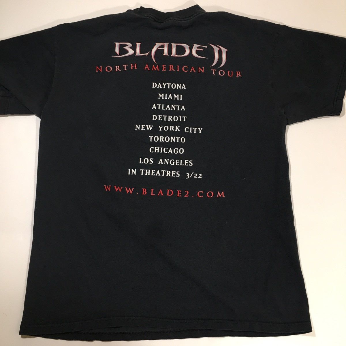 Vintage Vintage Blade 2 Movie Promo Tee Shirt Size US L / EU 52-54 / 3 - 6 Thumbnail