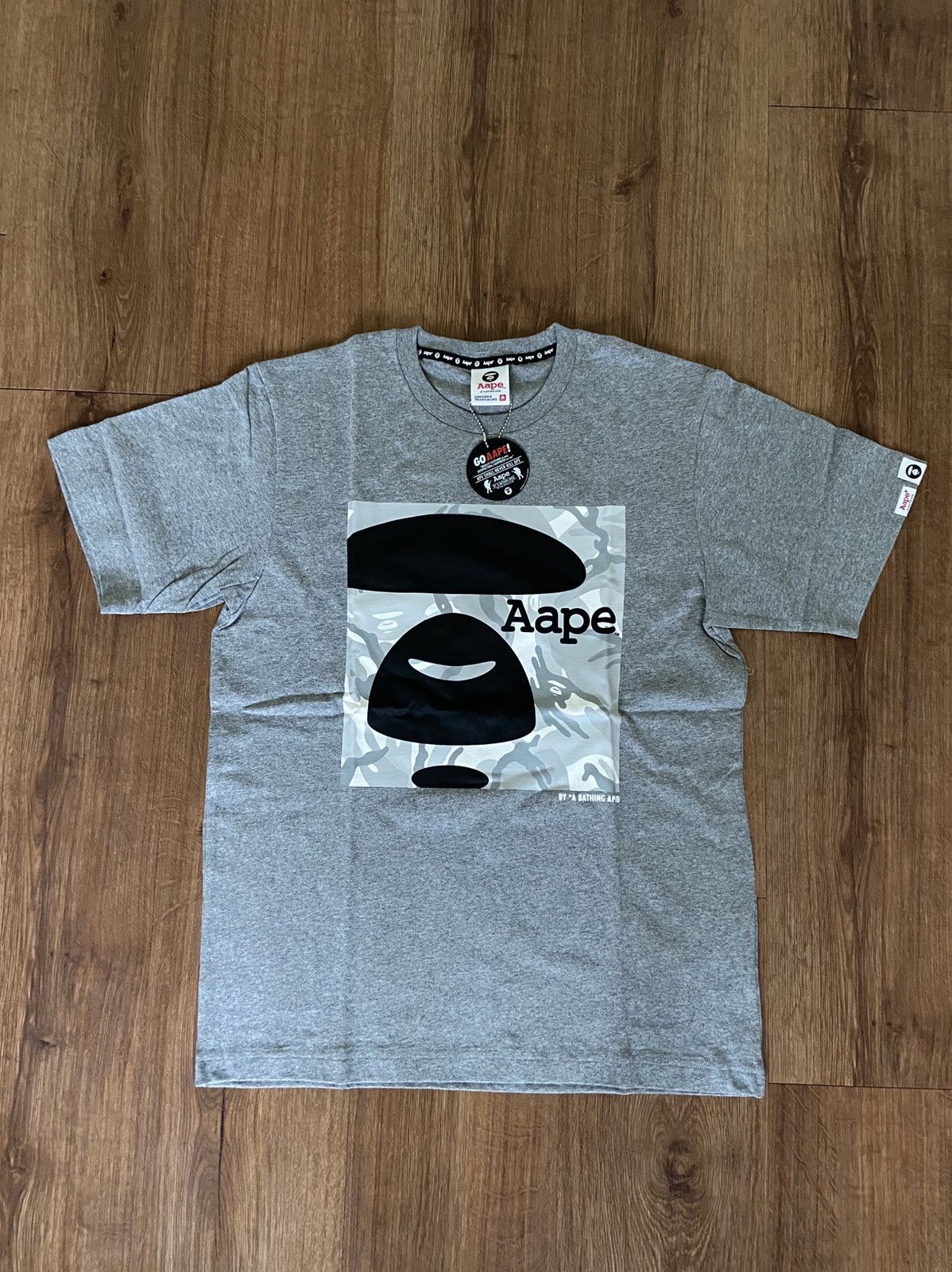Aape ape head / snow camo . Size US M / EU 48-50 / 2 - 1 Thumbnail