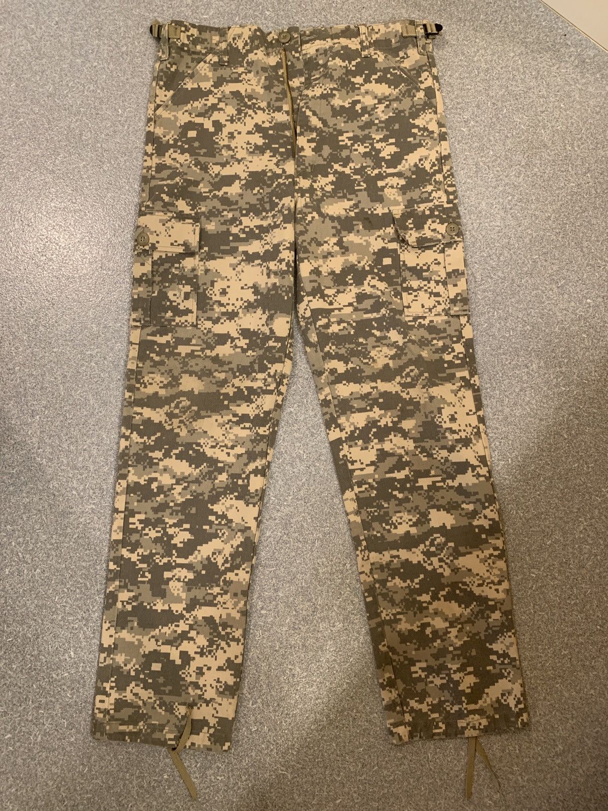 Military UCP Camo Combat Cargo Pants | Grailed