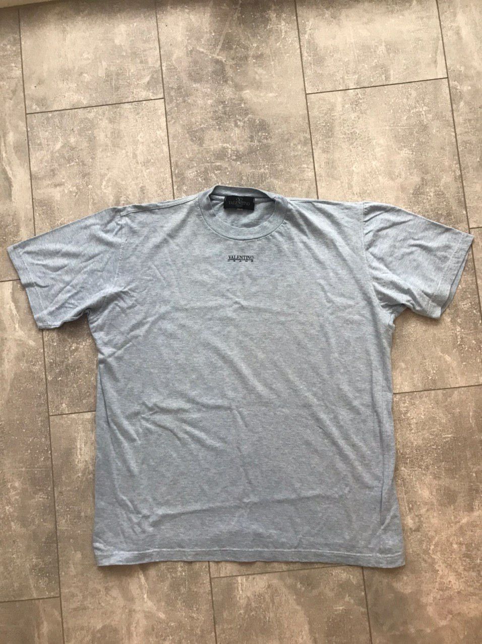 Valentino Valentino vintage mans cotton logo t shirt L Size US L / EU 52-54 / 3 - 3 Thumbnail