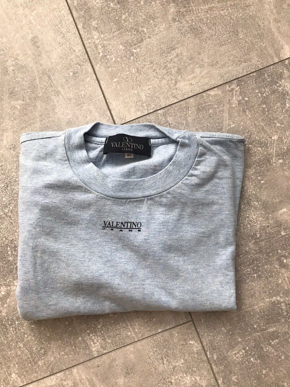 Valentino Valentino vintage mans cotton logo t shirt L Size US L / EU 52-54 / 3 - 1 Thumbnail