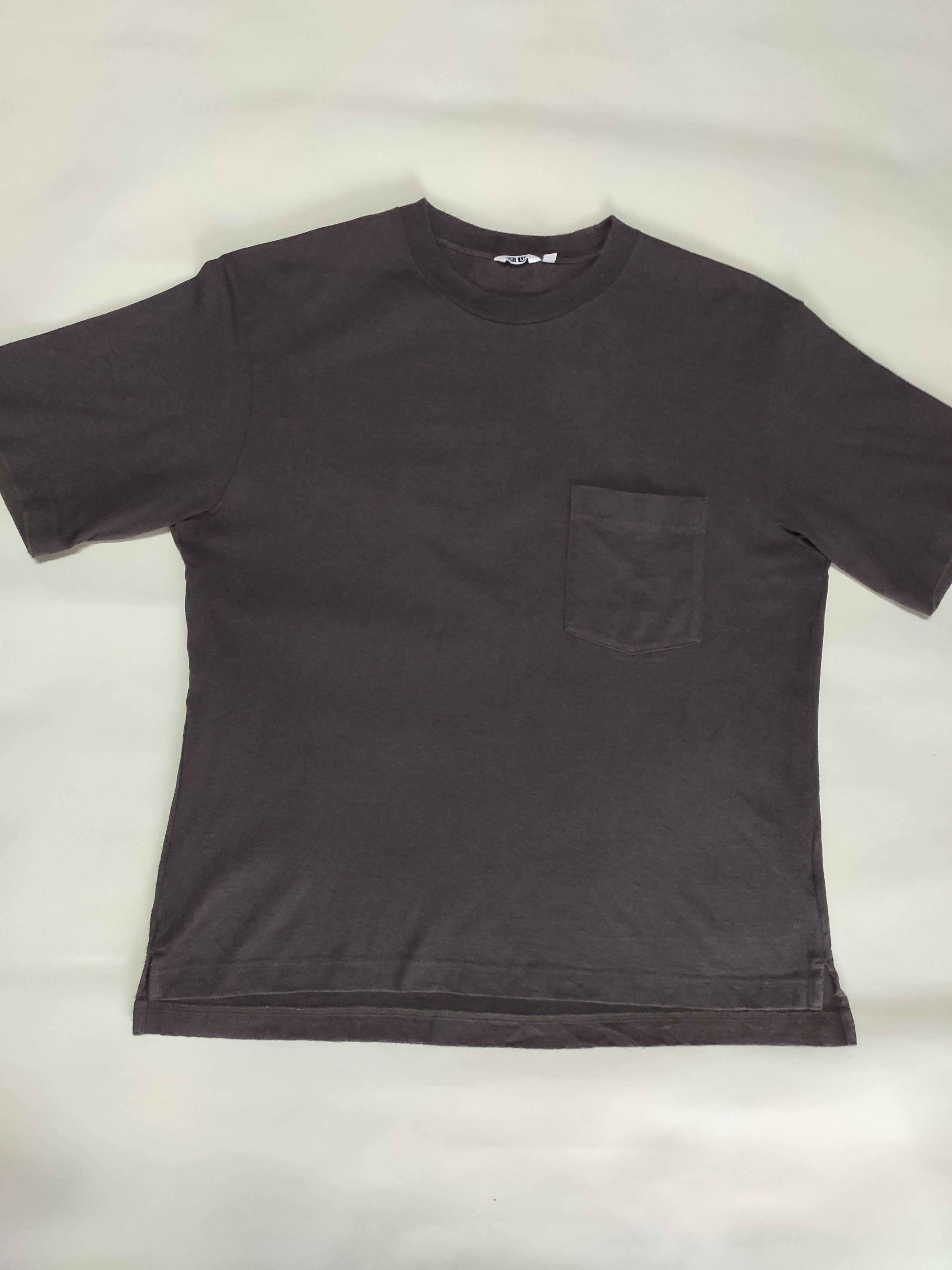 Japanese Brand × Uniqlo MEN Uniqlo U Crew Neck Short Sleeve T-Shirt Size US XL / EU 56 / 4 - 1 Thumbnail