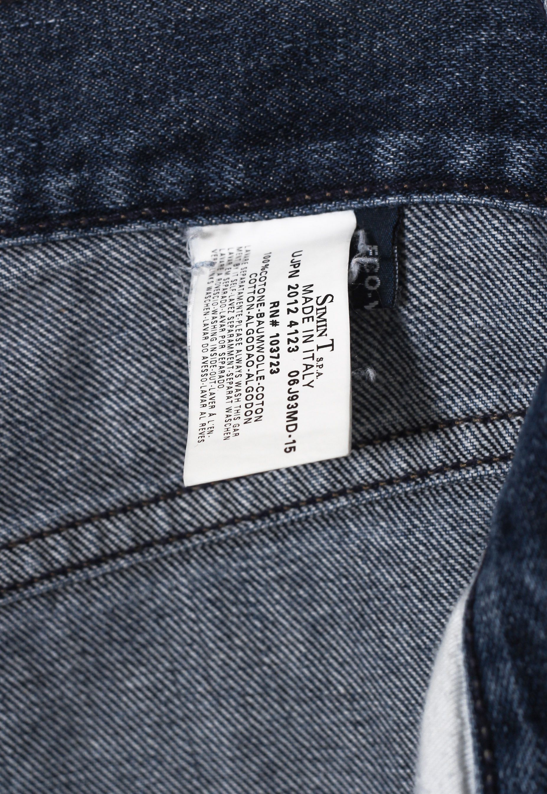 Armani Vintage ARMANI JEANS Denim A7637 Size US 33 - 13 Thumbnail