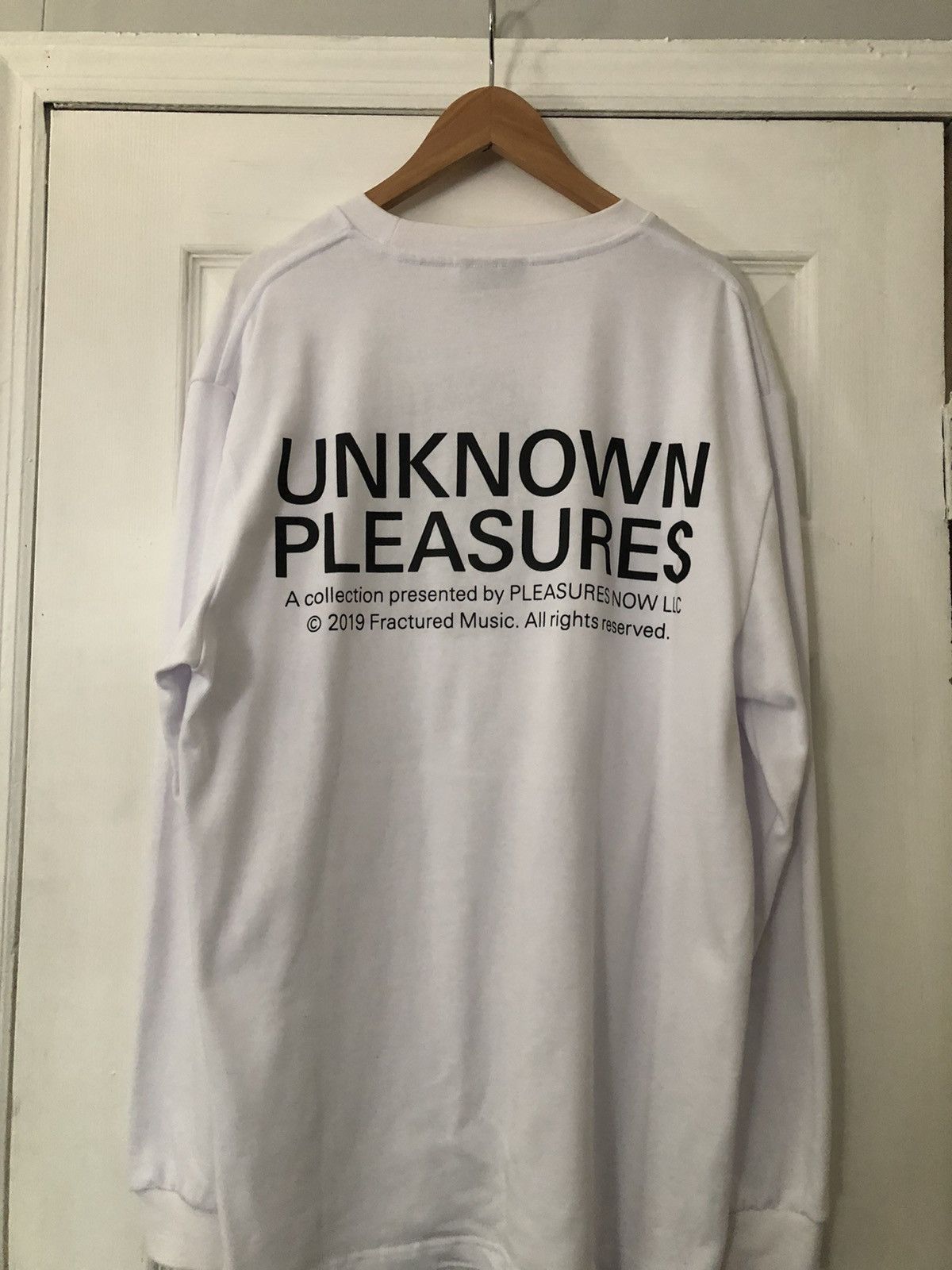 Pleasures Unknown Pleasures L/S Tee Size US M / EU 48-50 / 2 - 4 Thumbnail
