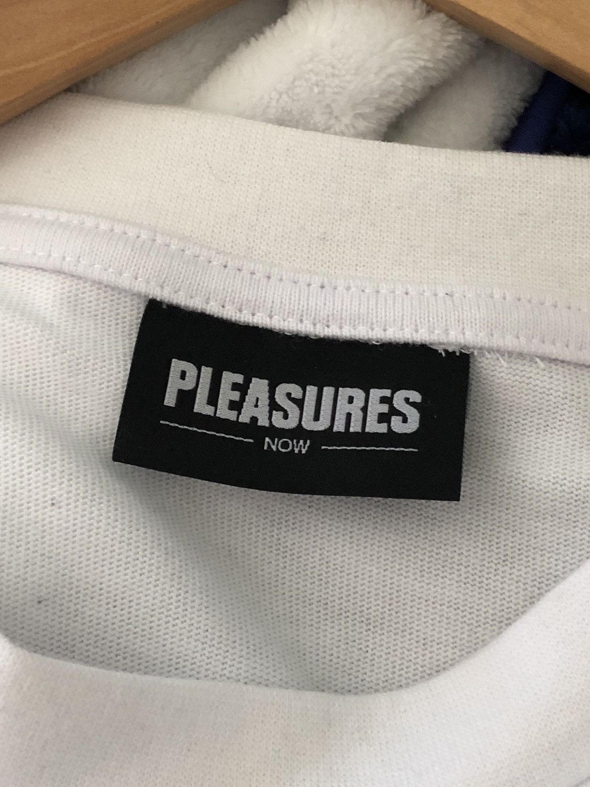 Pleasures Unknown Pleasures L/S Tee Size US M / EU 48-50 / 2 - 7 Thumbnail