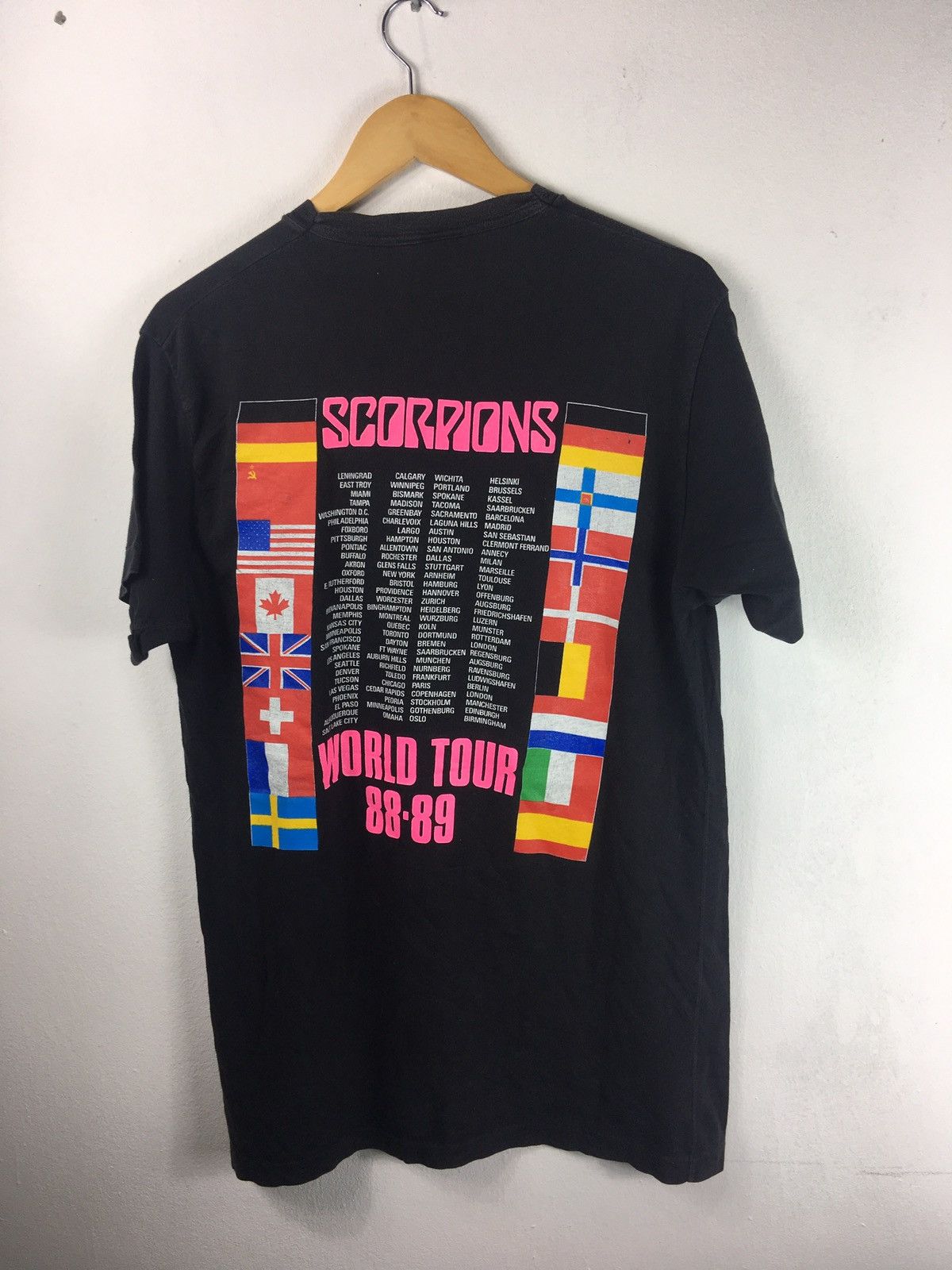 Band Tees × Vintage Vintage Scorpions Savage Amusement Tour Shirt Size US L / EU 52-54 / 3 - 2 Thumbnail