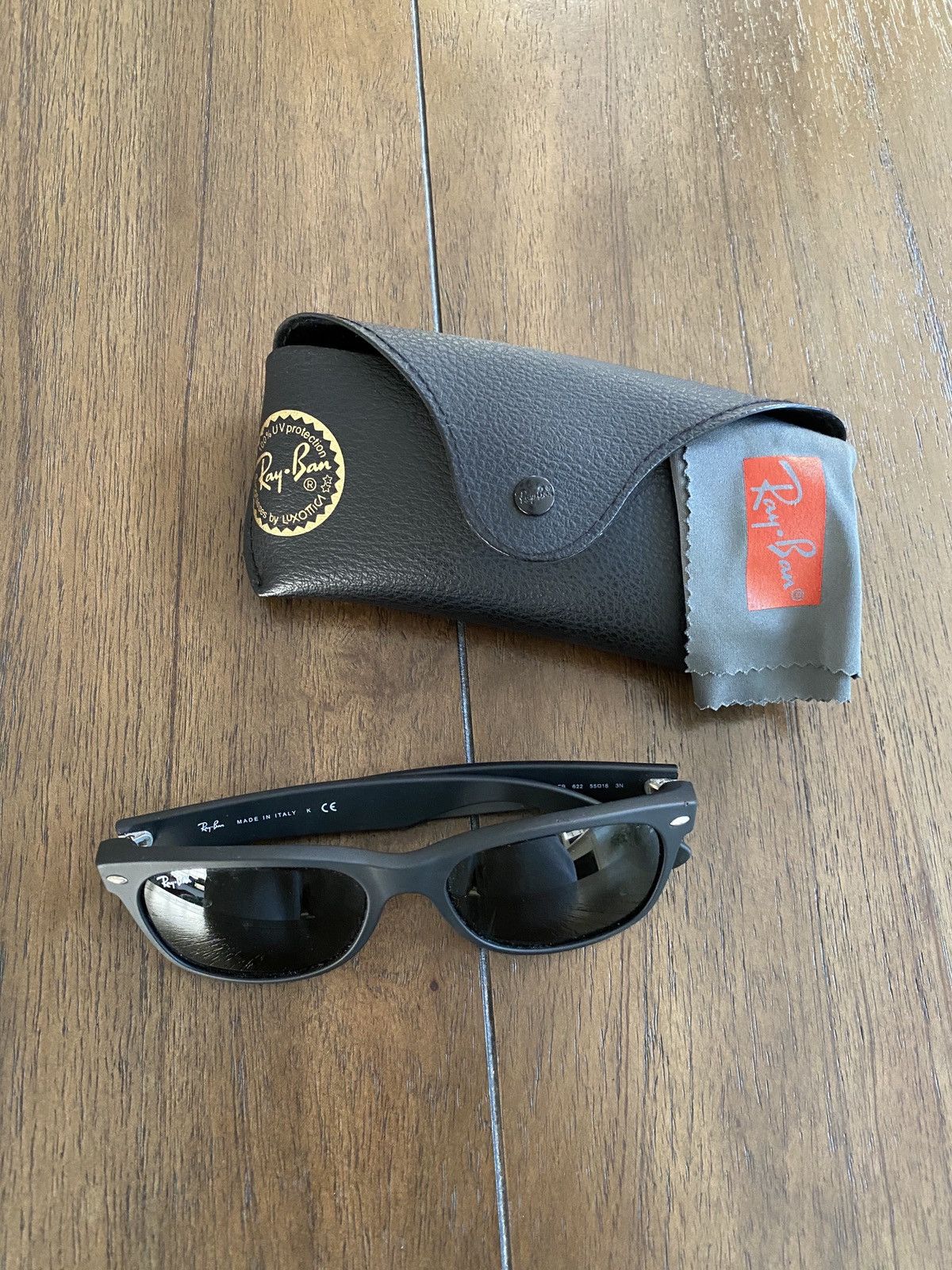 RayBan Ray Ban Wayfarer Matte Black Unisex Sunglasses w Case Grailed