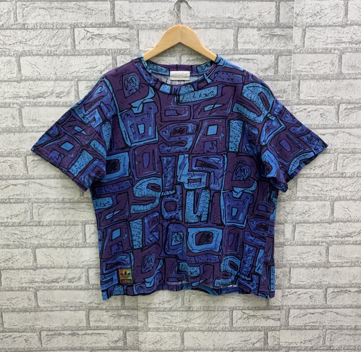 Adidas Vintage 90s Adidas Alloverprint T-shirts Size US L / EU 52-54 / 3 - 1 Thumbnail