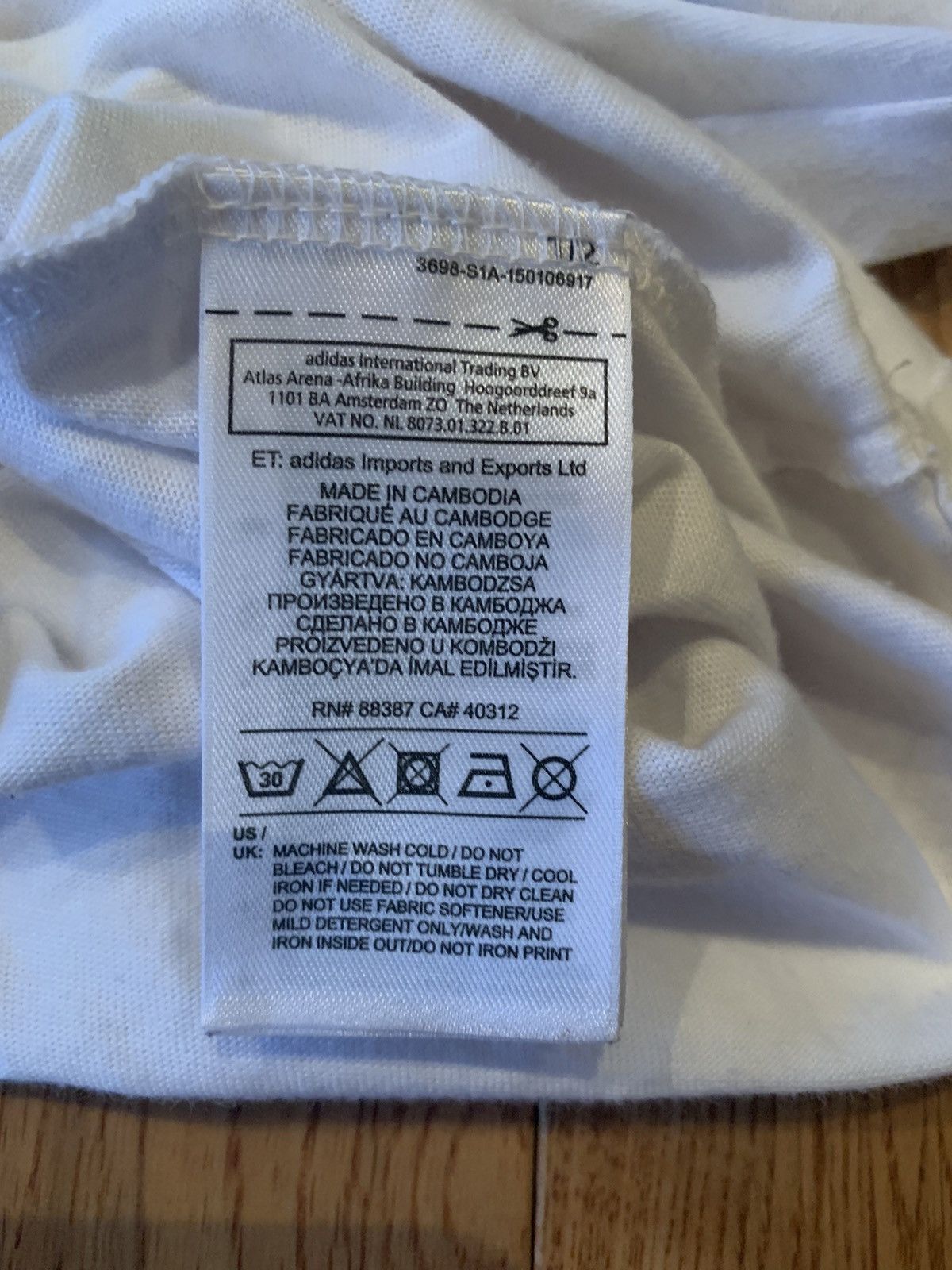 Adidas Adidas Real Madrid t shirt Size US M / EU 48-50 / 2 - 4 Thumbnail