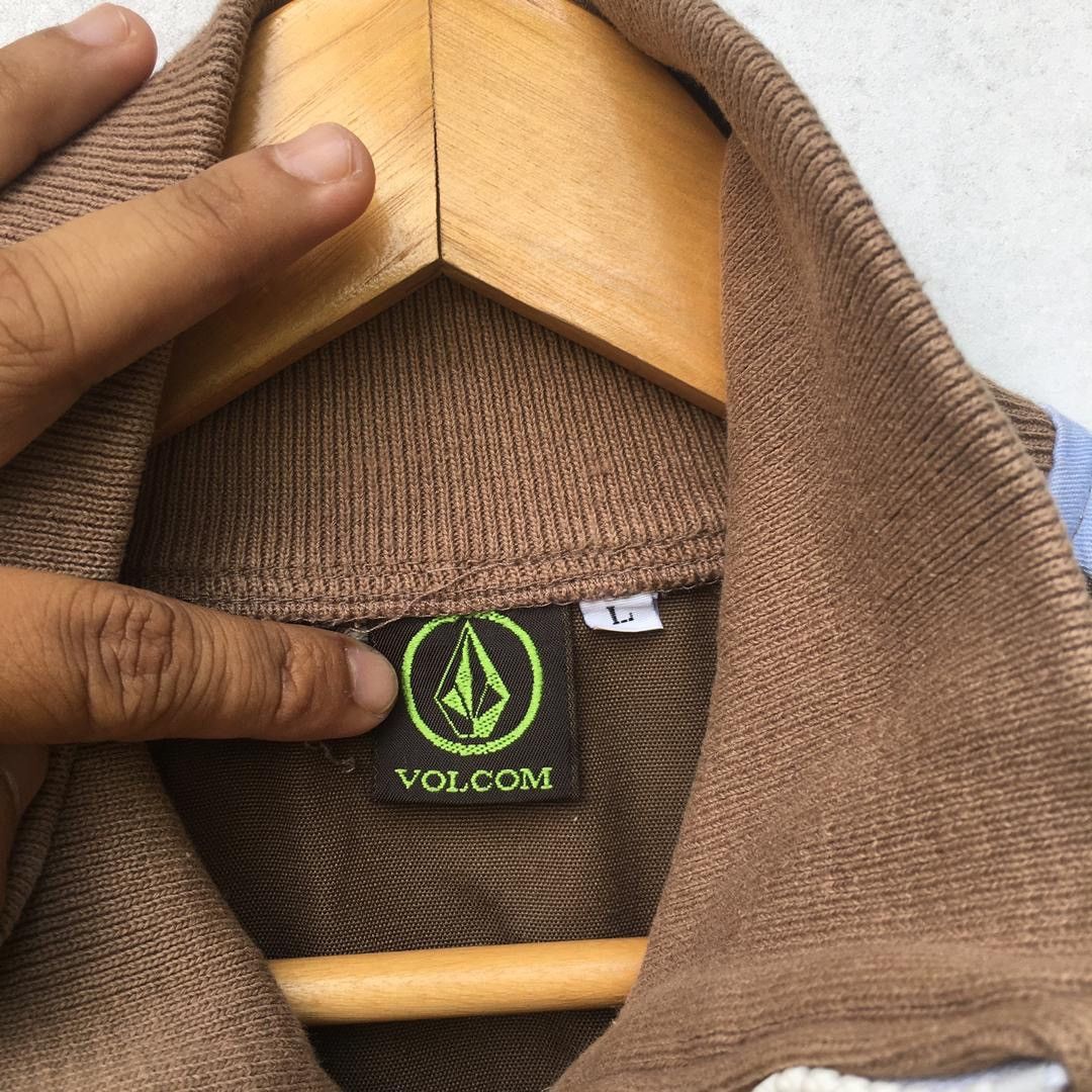 Santa Cruz Skateboards × Volcom Vintage Volcom Sweater Zipped Size US L / EU 52-54 / 3 - 3 Thumbnail