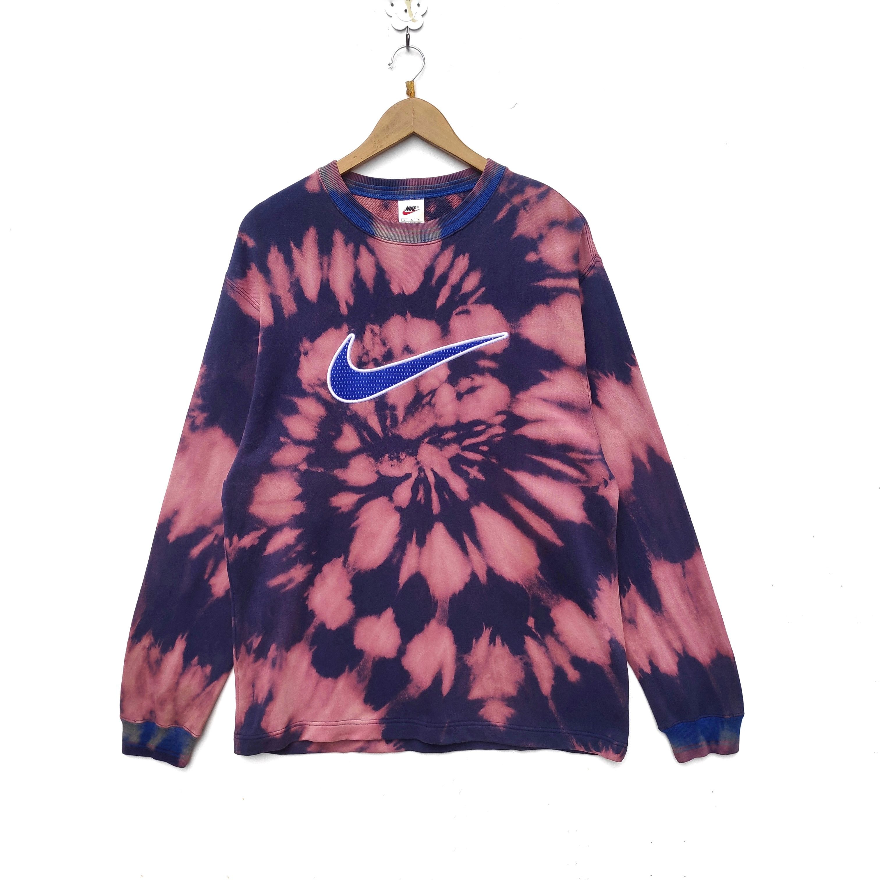Nike × Vintage Vintage Nike Custom Bleach Wash Crewneck Sweatshirt Large Size US L / EU 52-54 / 3 - 1 Thumbnail