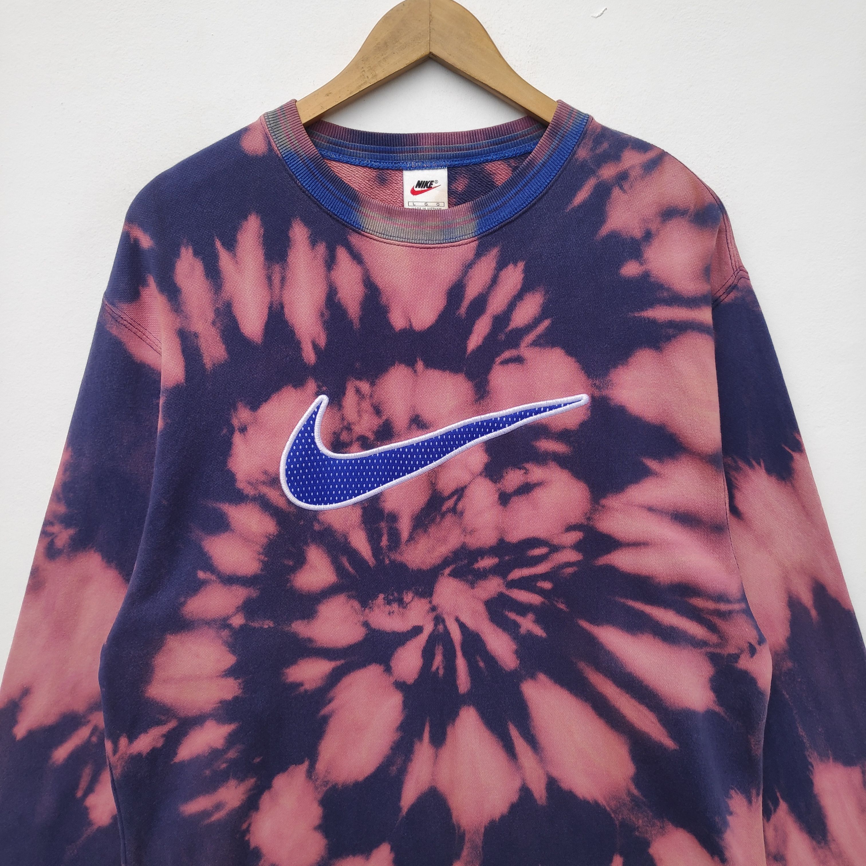 Nike × Vintage Vintage Nike Custom Bleach Wash Crewneck Sweatshirt Large Size US L / EU 52-54 / 3 - 4 Thumbnail