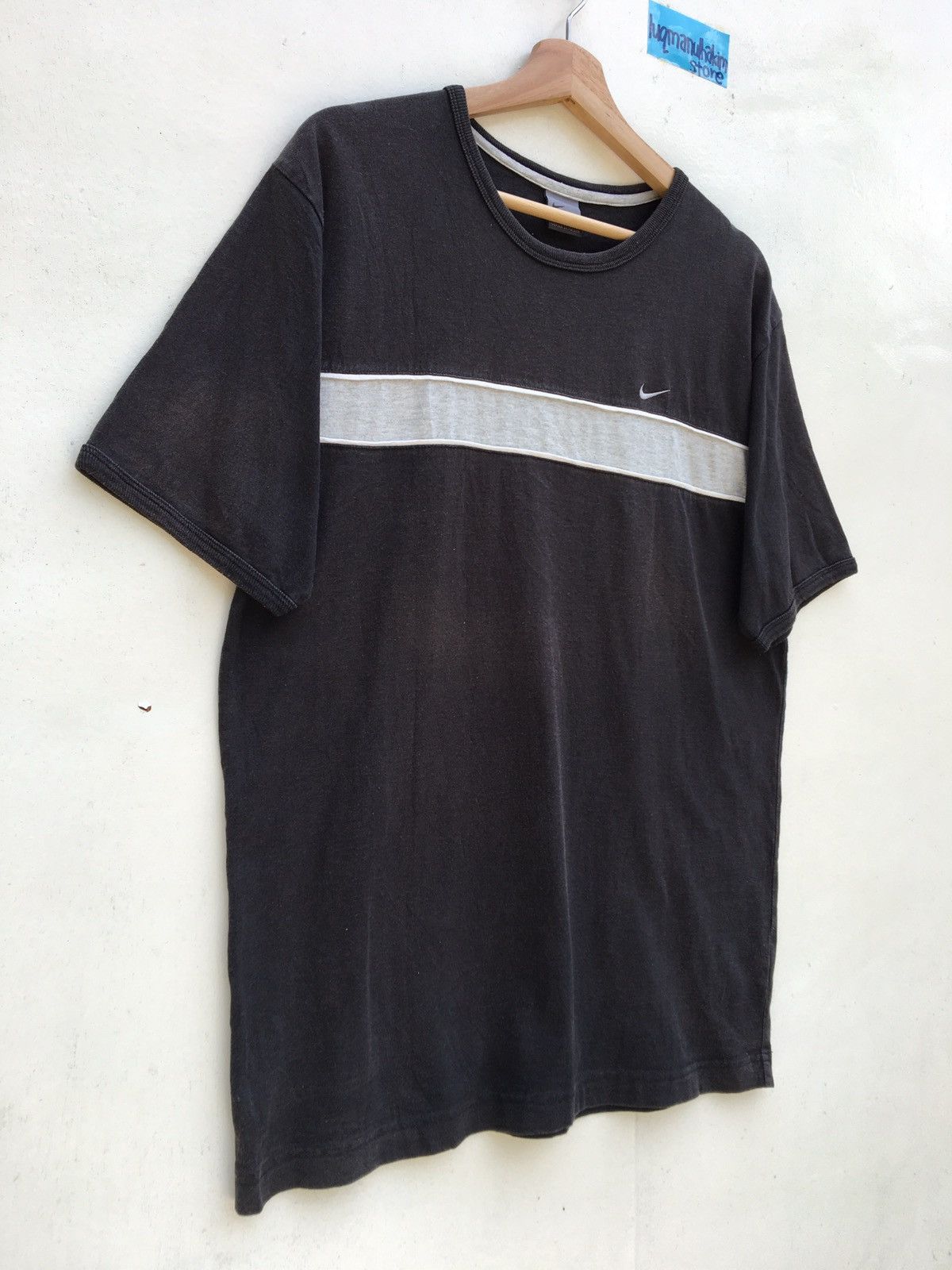 Nike Vintage Nike Swoosh Tshirt Size Large Size US XL / EU 56 / 4 - 2 Thumbnail