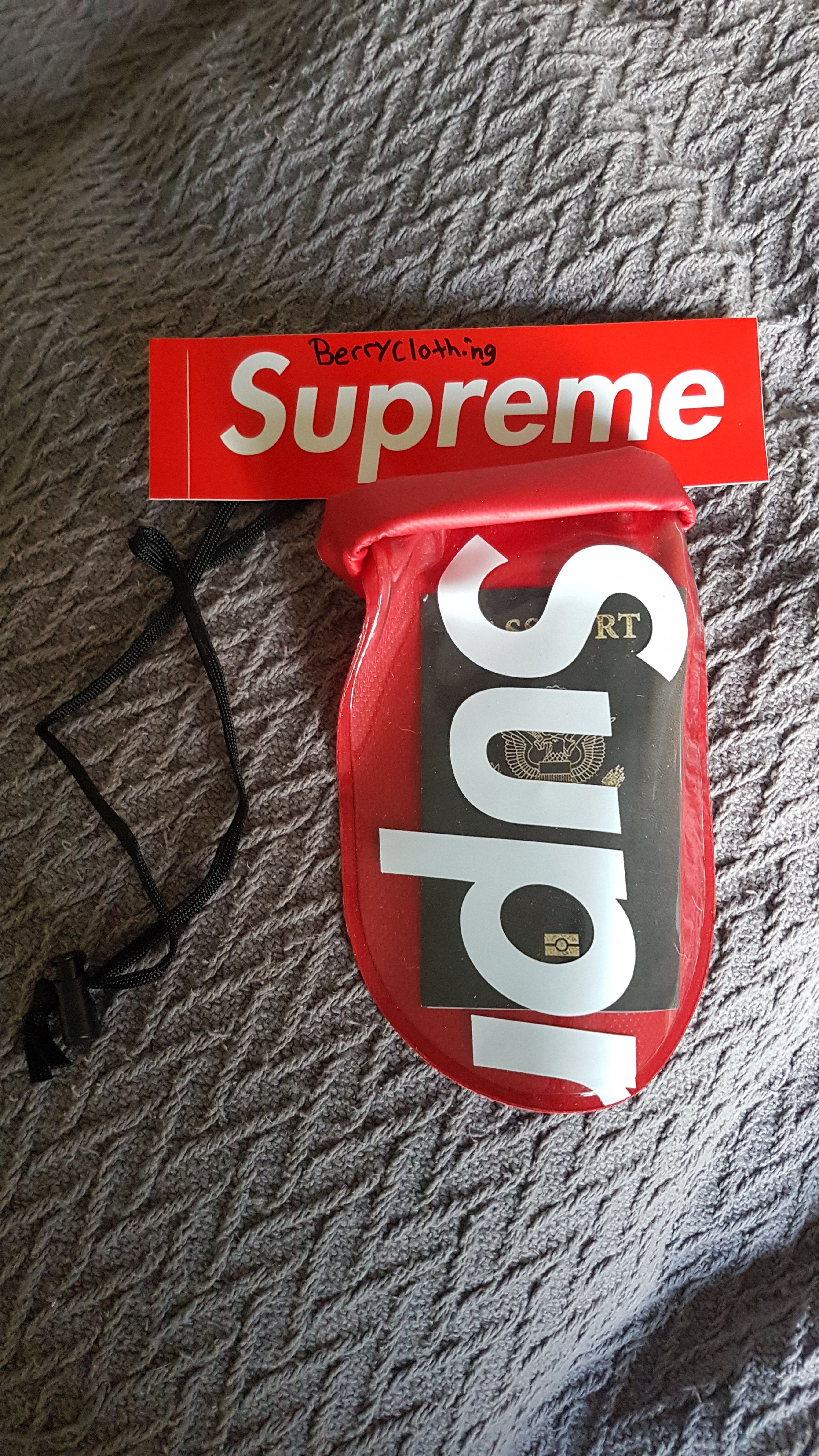 Supreme Large Red Seal Line Supreme Waterproof Pouch Size ONE SIZE - 1 Preview